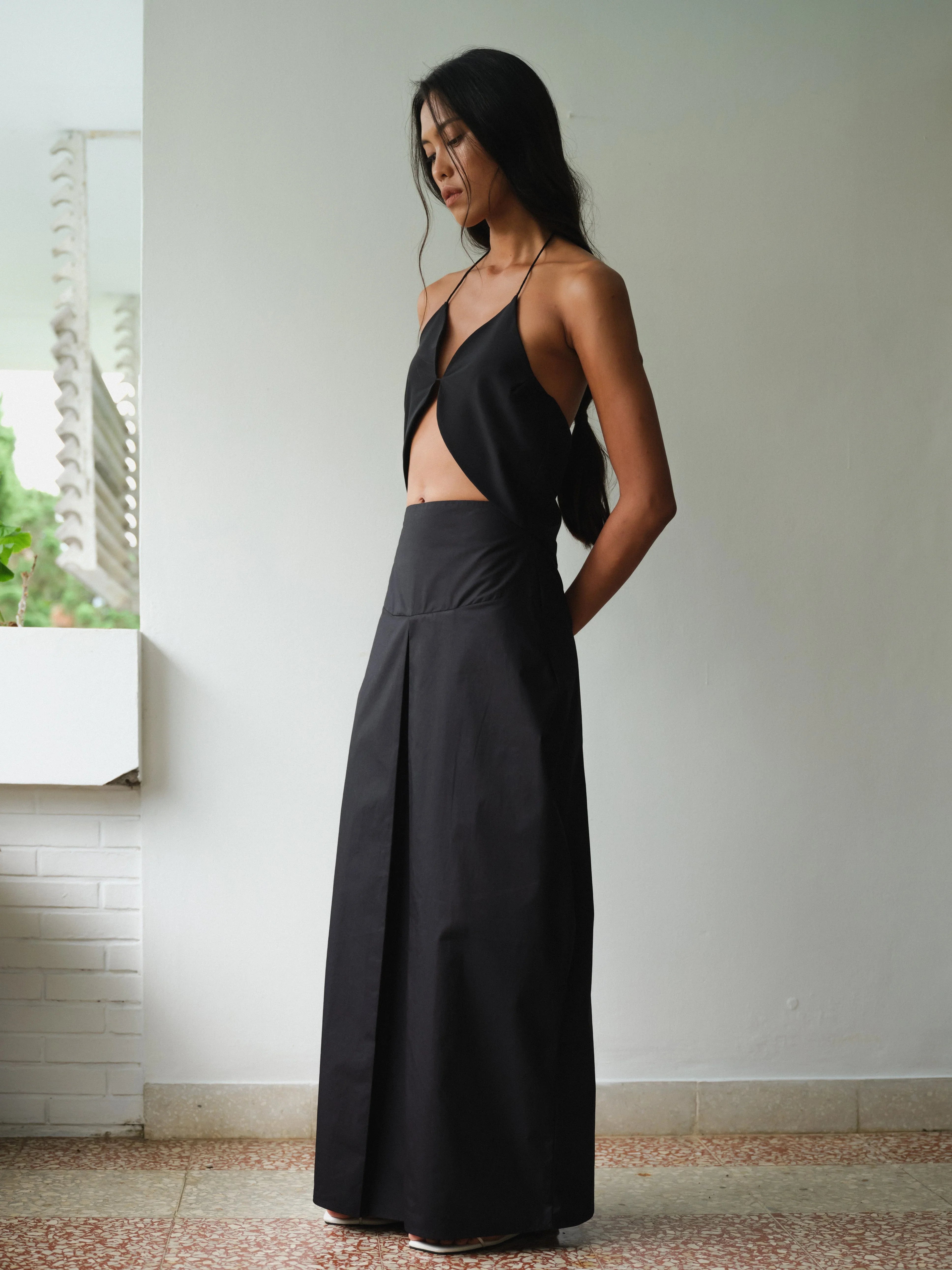 SAYA | YUI - Rounded Halter Top