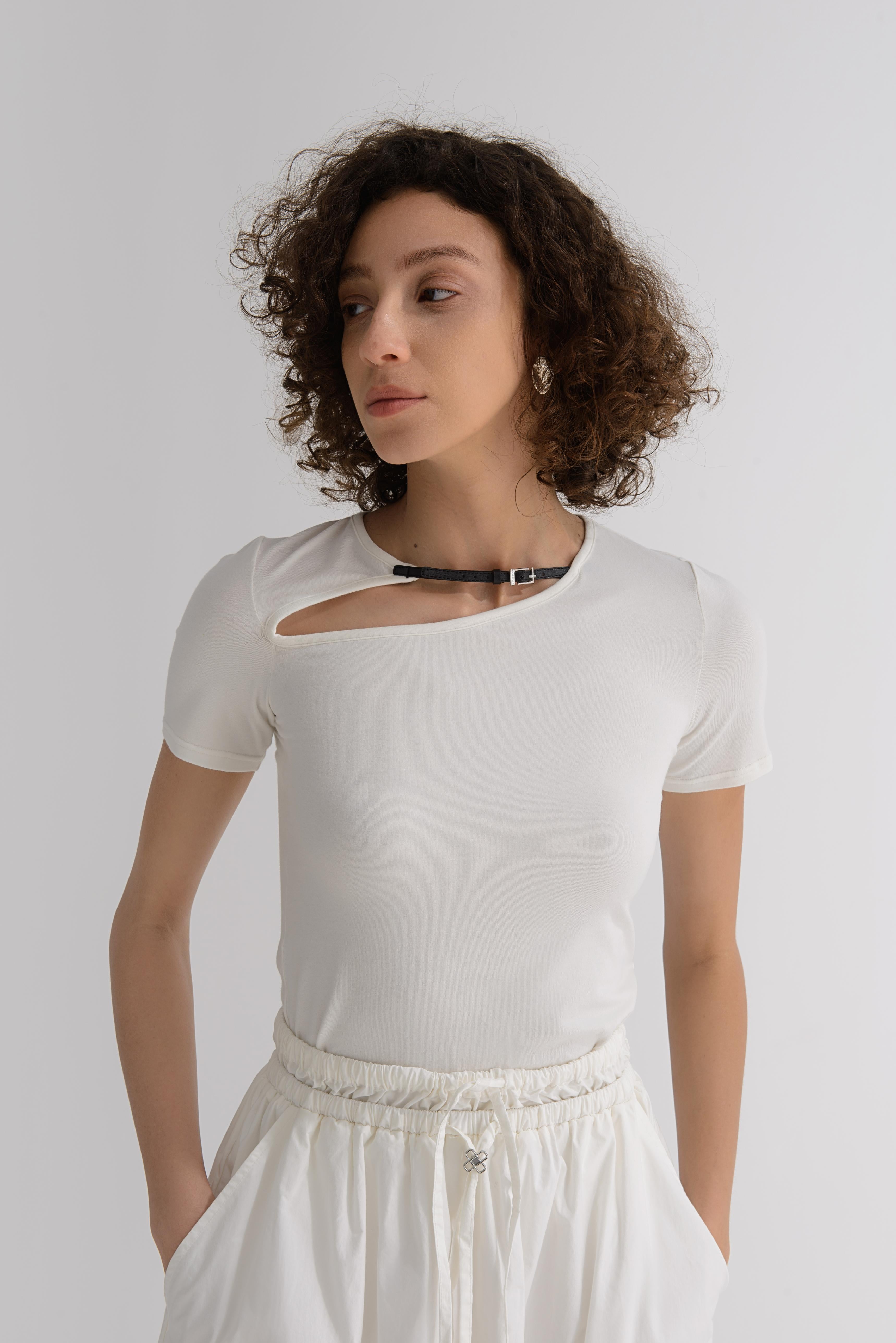 LAYERPLAN | Cotton Stretch Noa Buckle Cotton T-Shirt