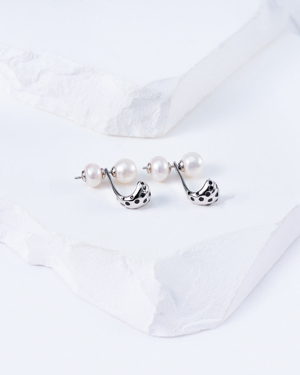 PEARLY LUSTRE | Top Grade Freshwater Pearl Necklace & Earrings Set WS00132 | SAFARI