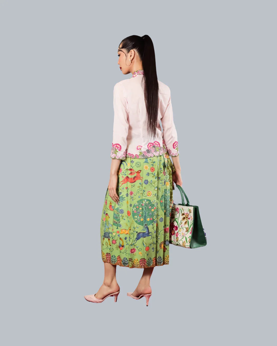 ROEMAH KEBAYA VIELGA | ALAMANDA KERANCANG KEBAYA
