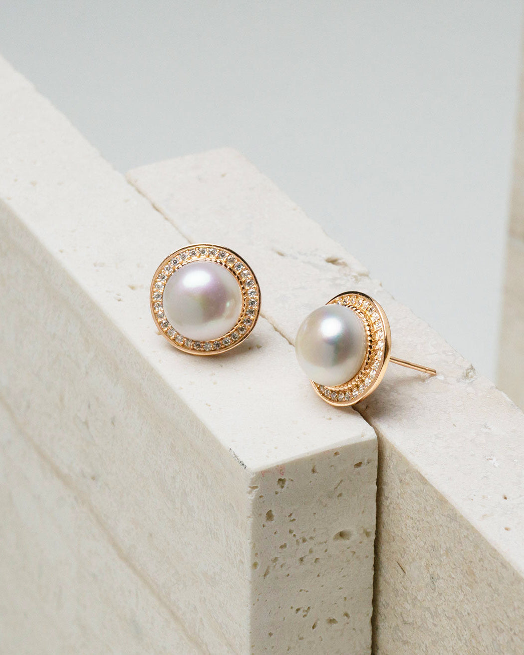PEARLY LUSTRE | Asian Civilisations Museum Freshwater Pearl Earrings WE00433 | ACM Collection