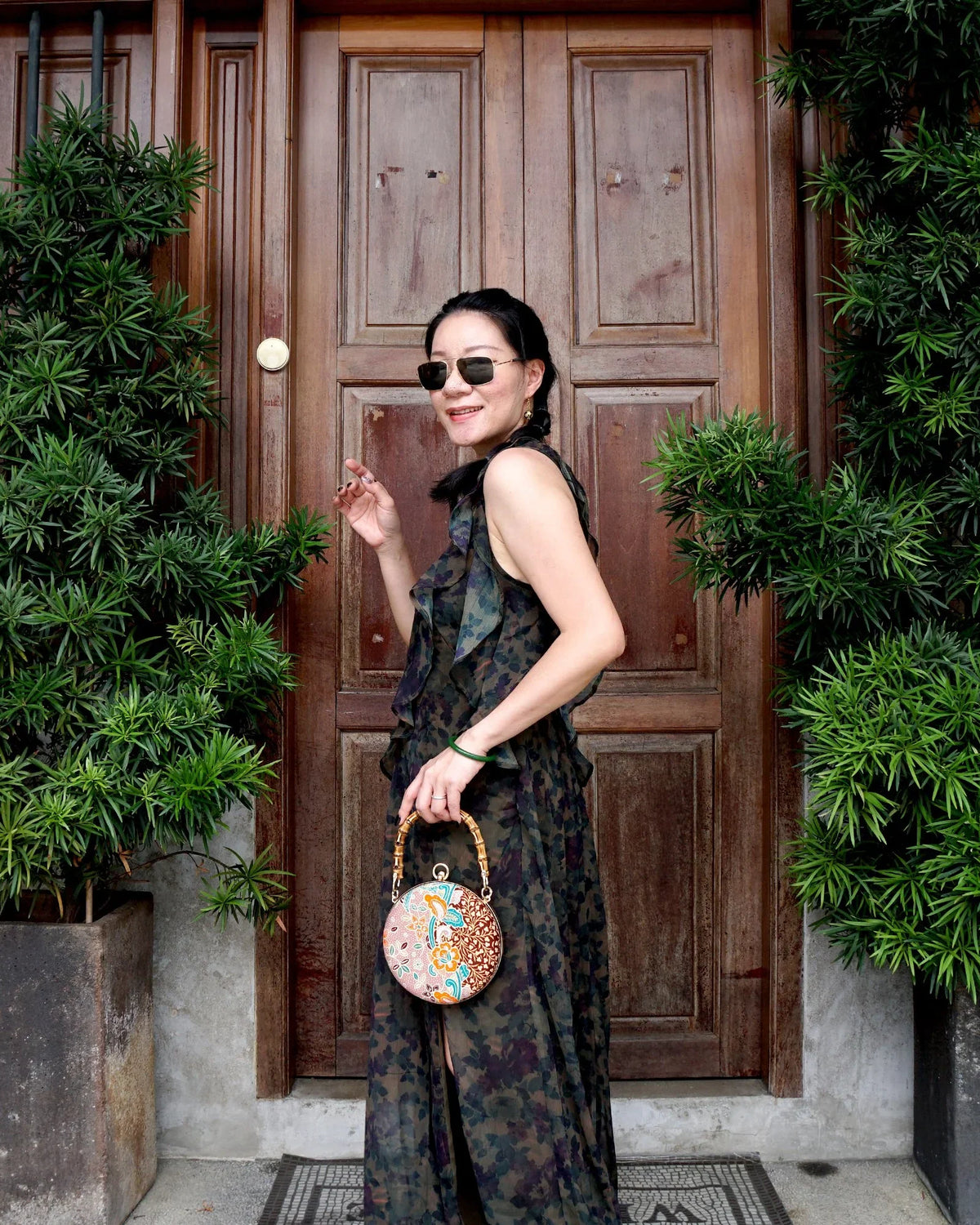 COCOONESE | Round Hard Case Bamboo Handle Bag - Kawung (BN)