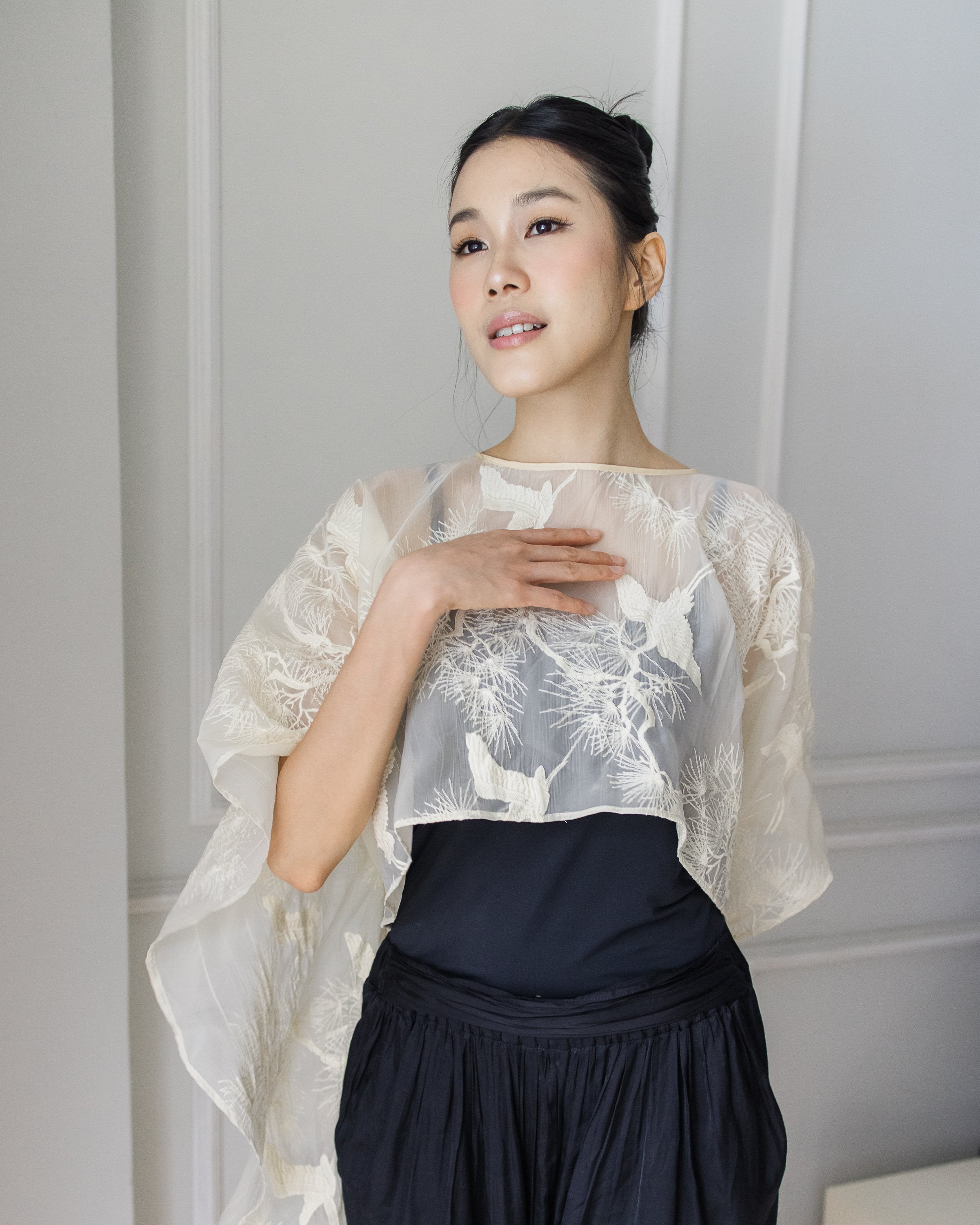 PAOPAO | 鹤 HÈ Sheer Cape