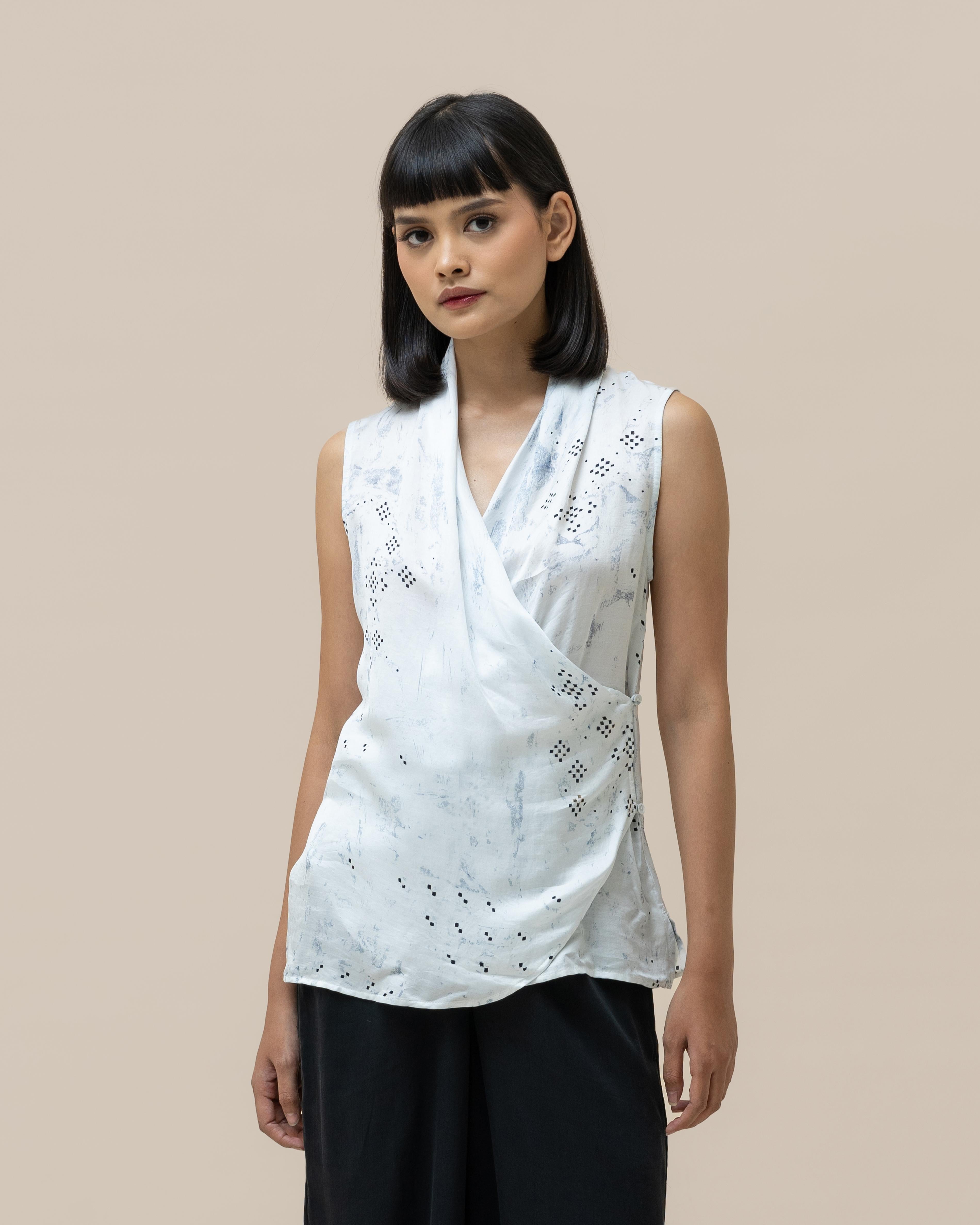 SUKKHA CITTA | ANGKASA - Classic Wrap Top