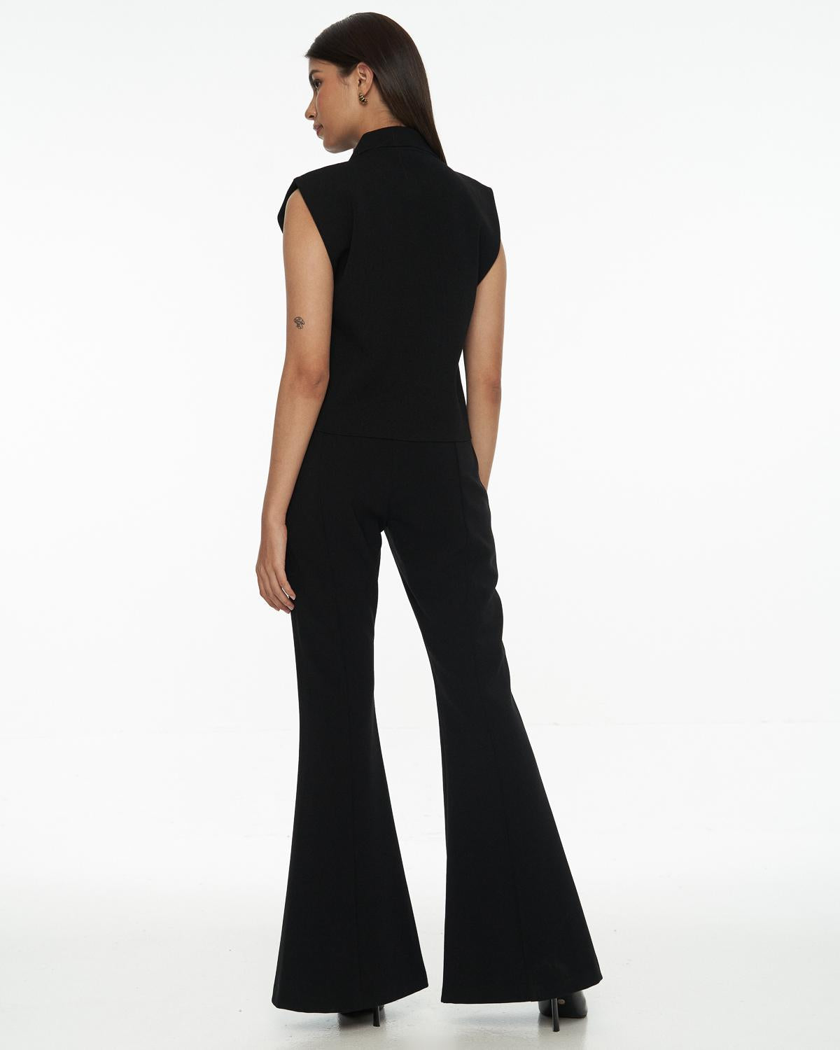 DRESSINGPAULA | Collared Cardigan Vest