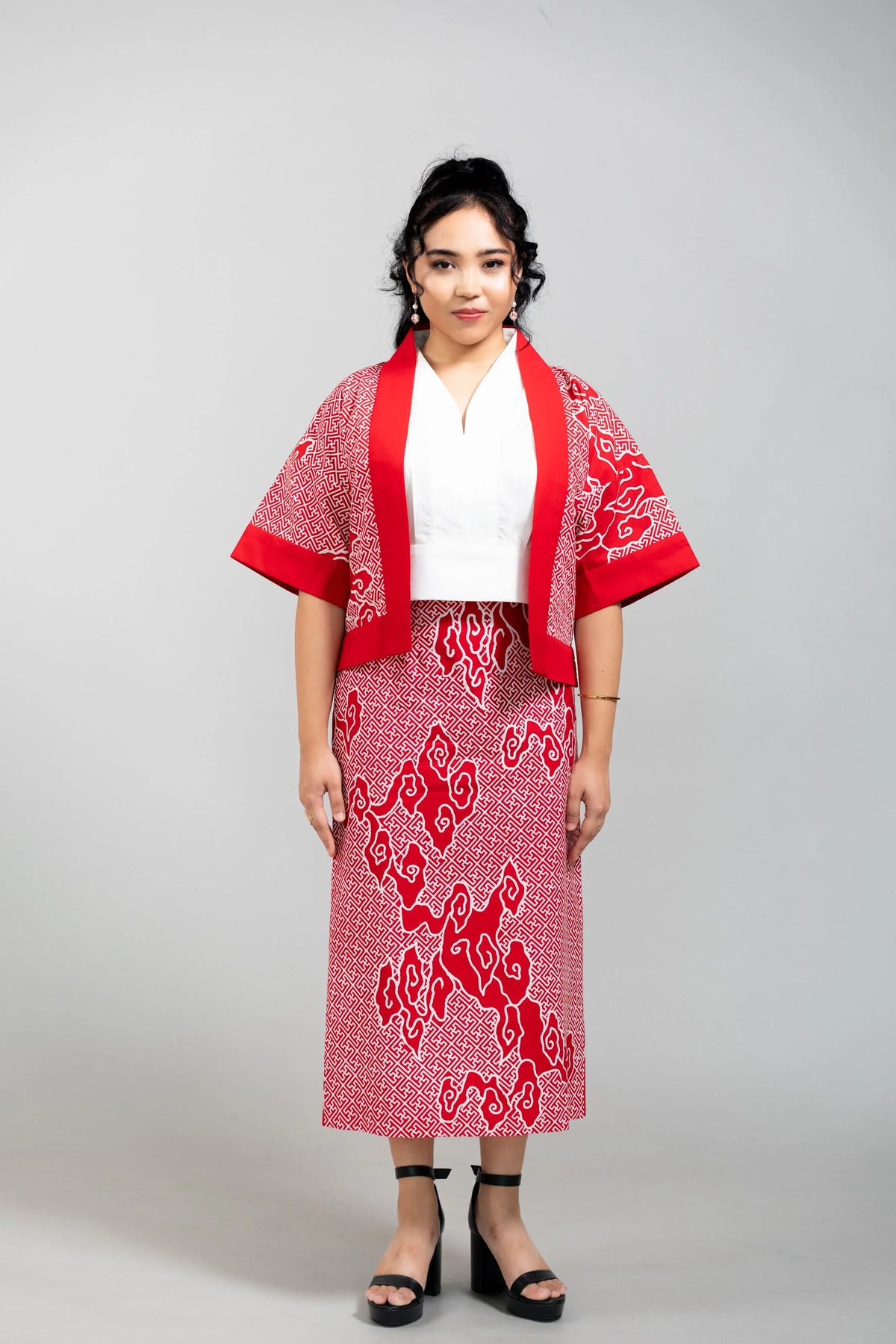 STUDIO GYPSIED | Batik Crop Jacket In Tumbuh Saga Seed Red