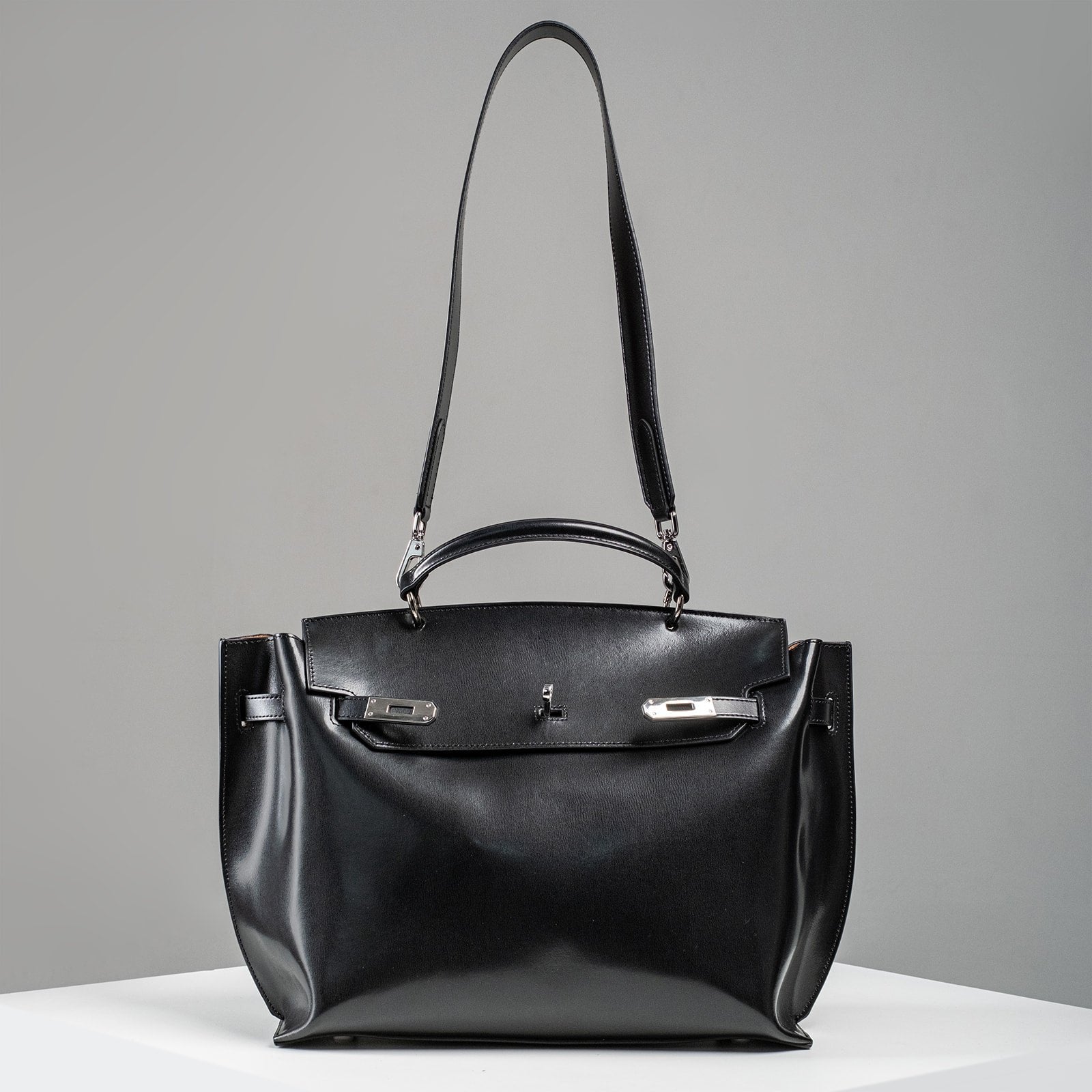 WU HAUS | Le H Lightweight Black Cow Leather Carryall (PRE-ORDER)