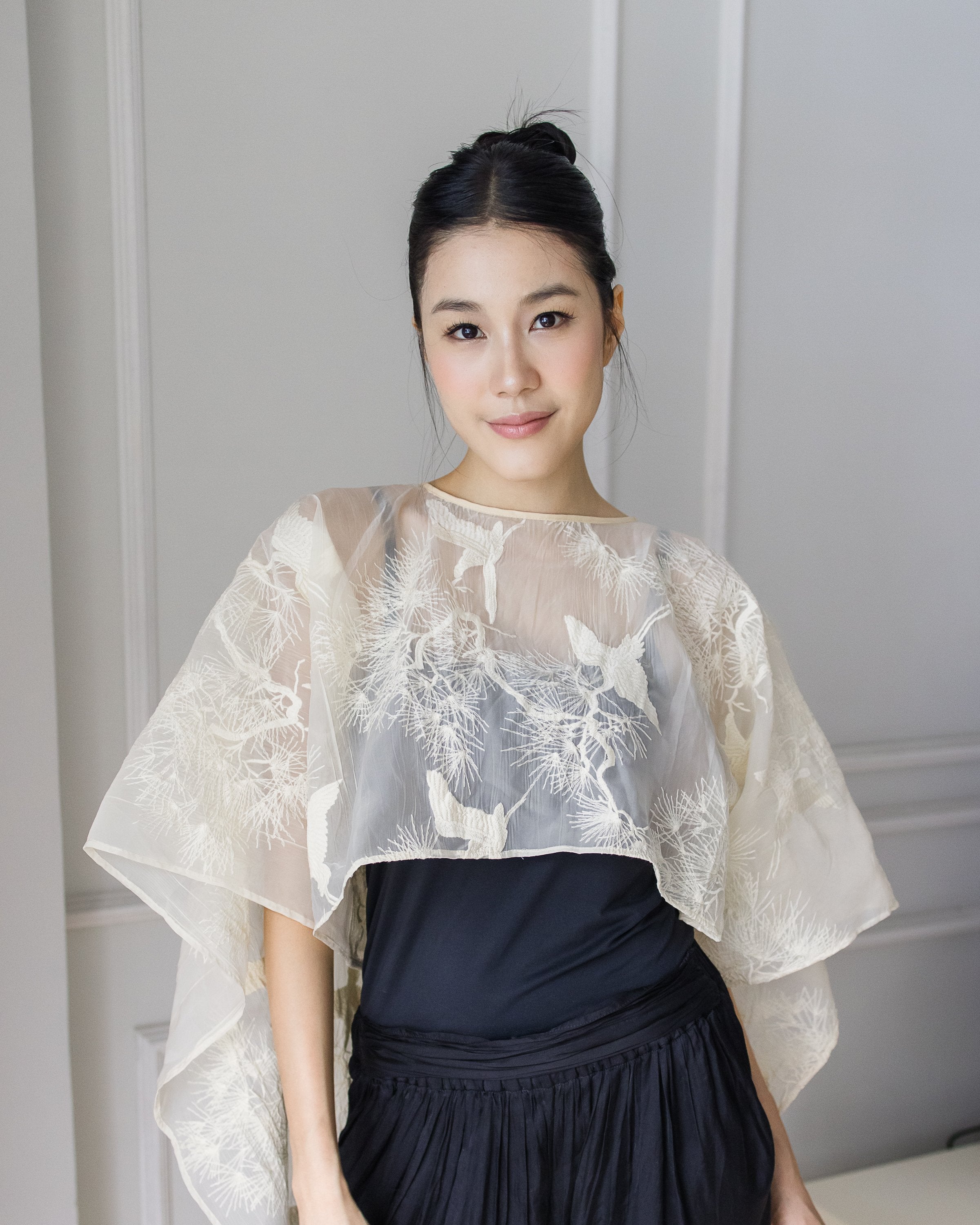 PAOPAO | 鹤 HÈ Sheer Cape