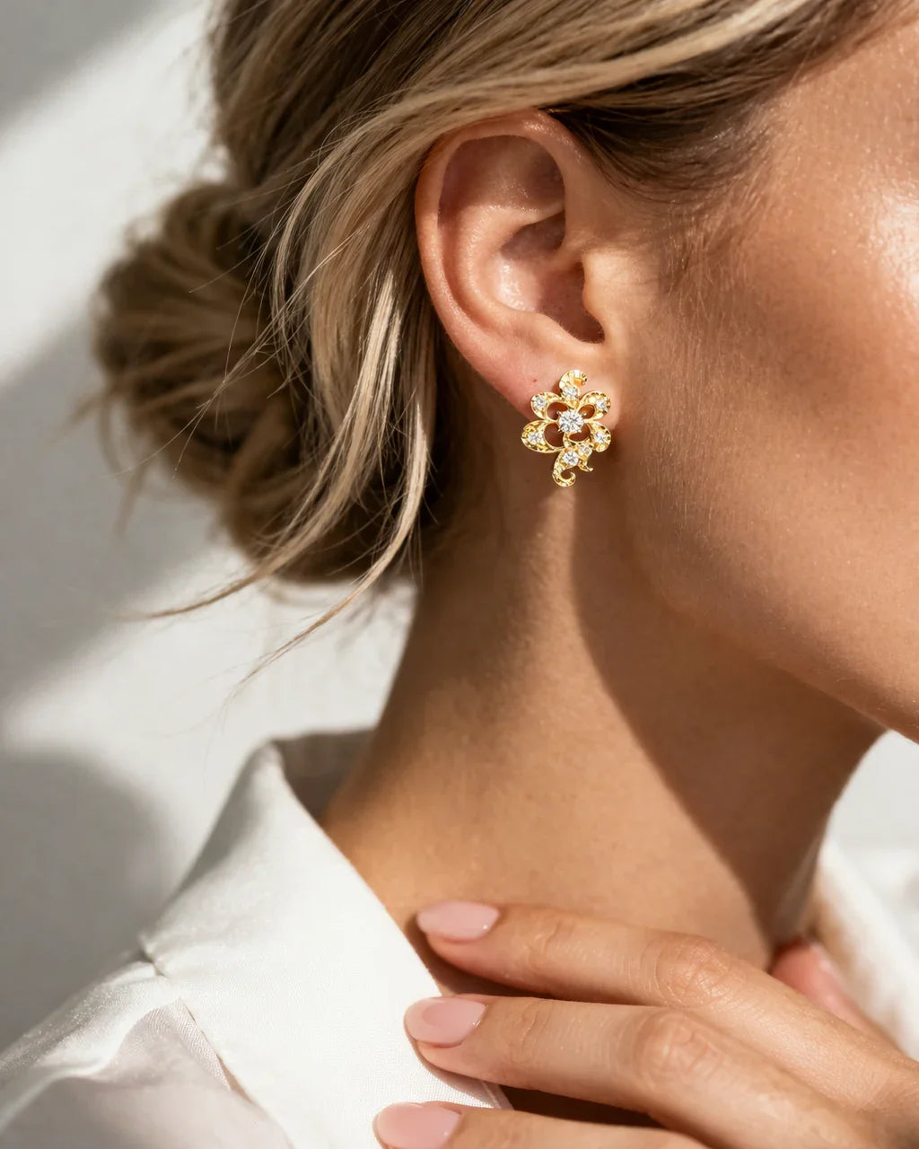 FOUNDATION JEWELLERS | 750 Y/G Peranakan Natural Diamond Ear Stud "Flower" 3.24gm, D16-0.36ct