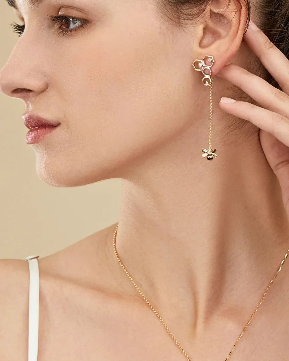 CREATIVE JEWELLERY STUDIO | 18k 3-Tone Gold & Diamond Honeycomb Pendant Necklace by Royada Jewelry