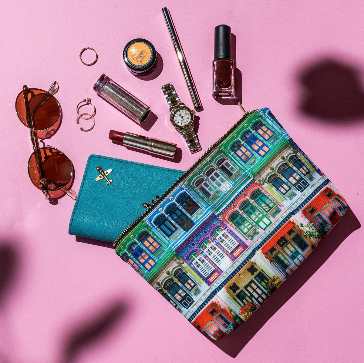 PHOTO PHACTORY | Colorful Rowhouse Design Travel Pouch