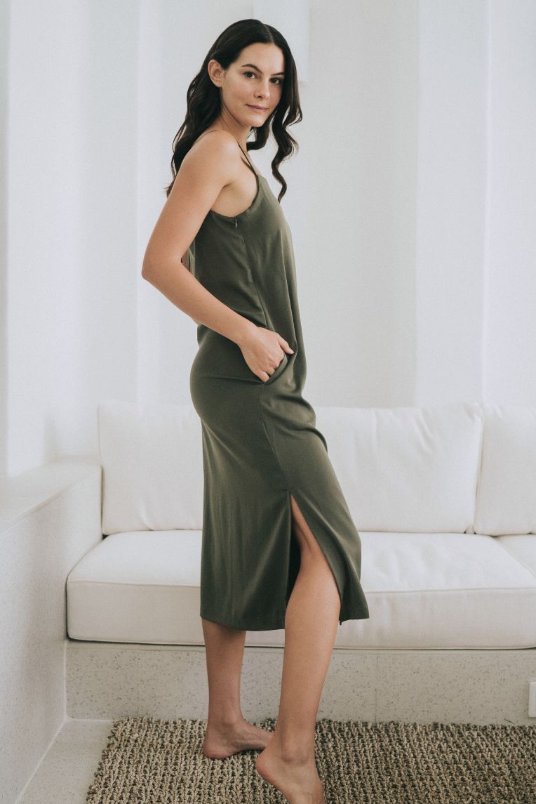 OLIVE BASICS | Hannah Reversible Midi Dress
