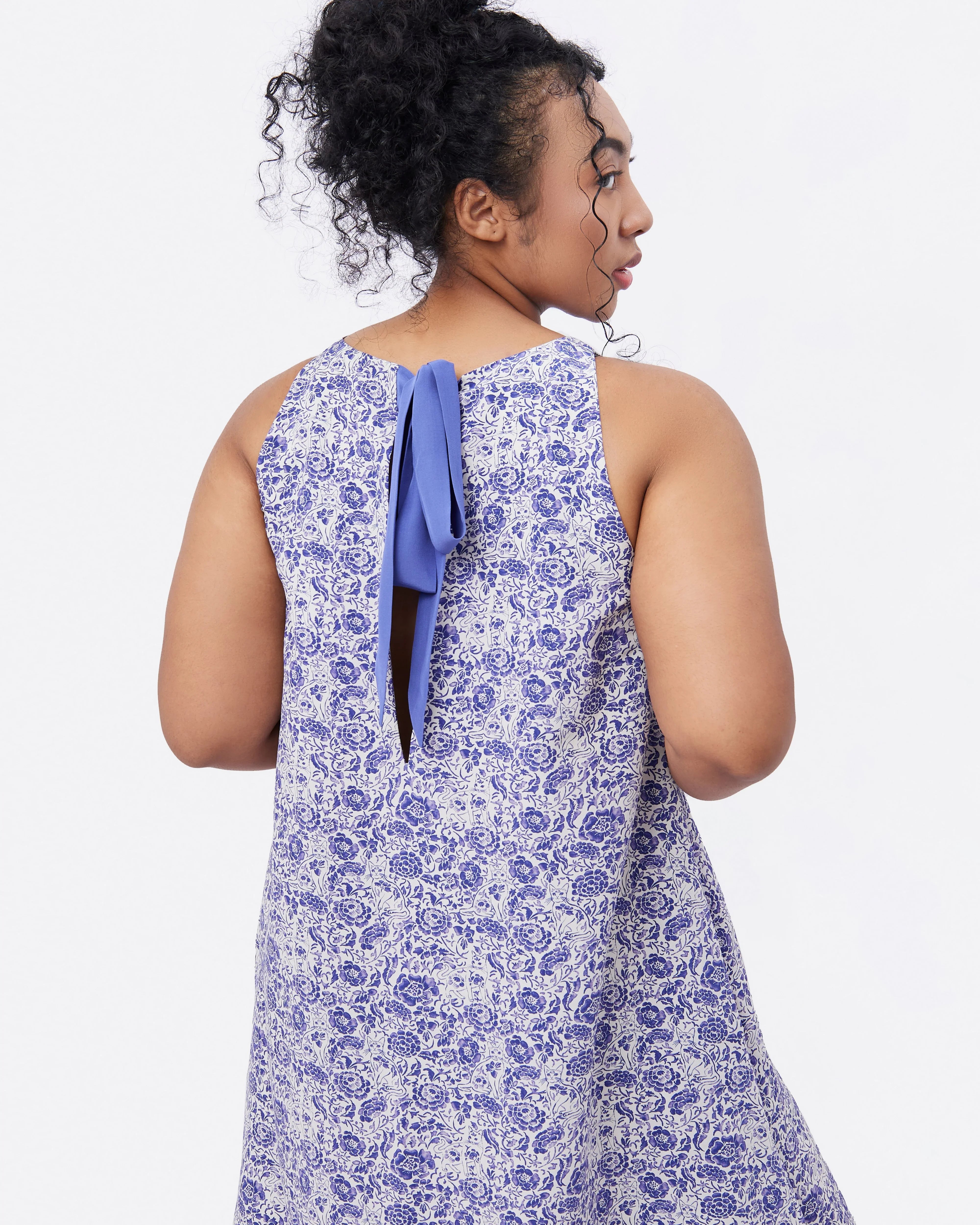 STUDIO QILING | Porcelain Cat Classic Silk Blend Mini Dress