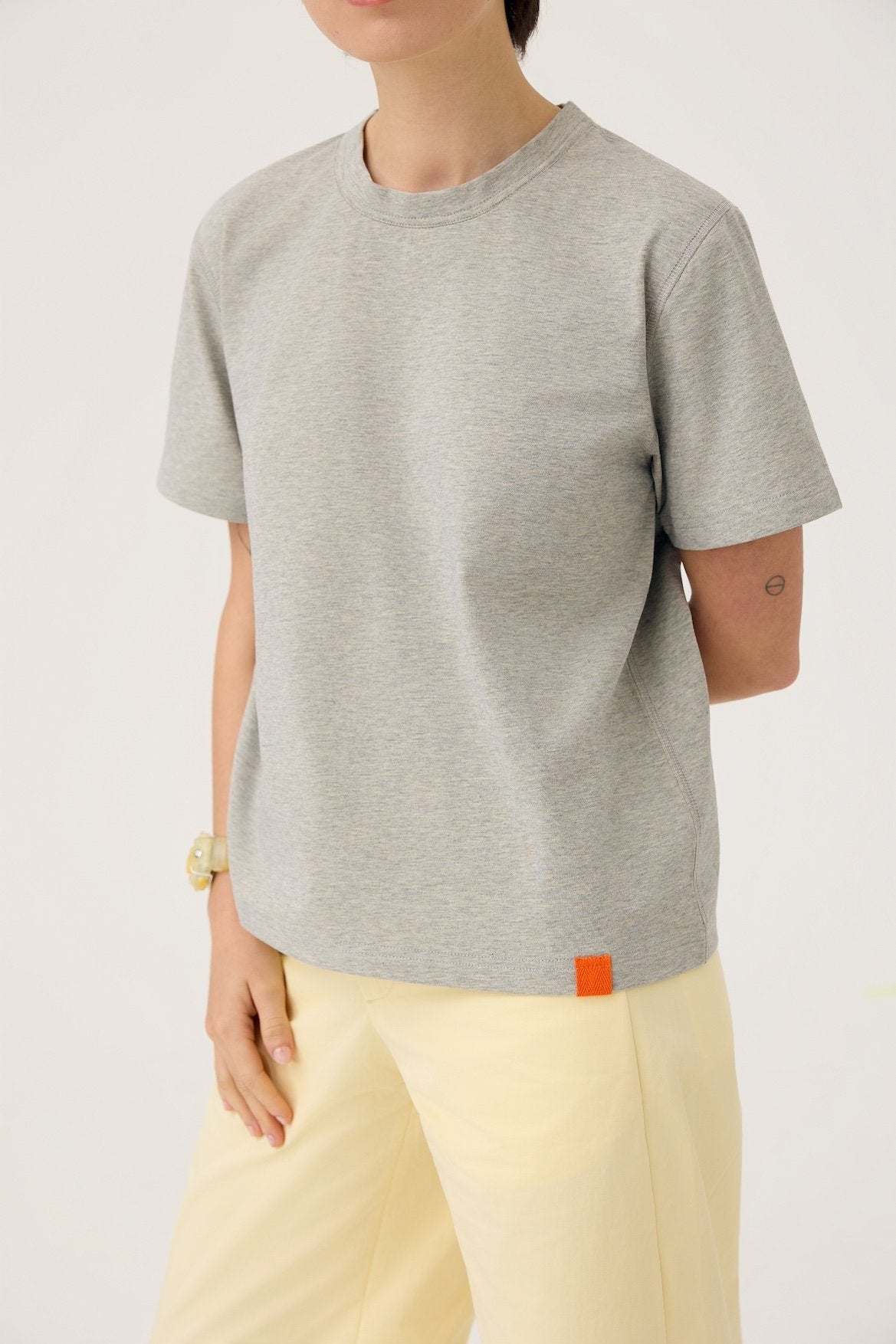 3EIGHTH | Everyday Reversible Tee In Zinc Grey & Lemon Fizz