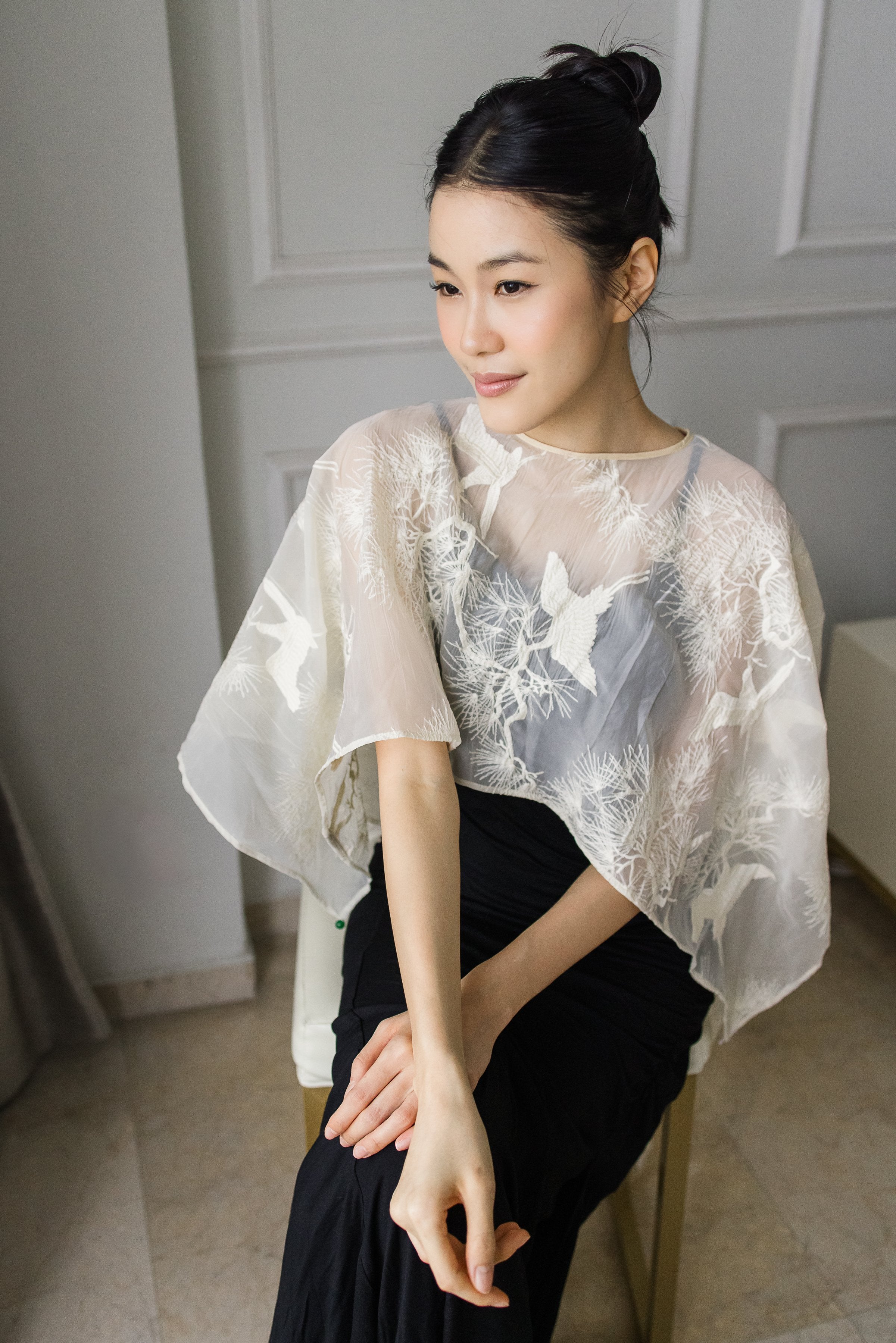 PAOPAO | 鹤 HÈ Sheer Cape