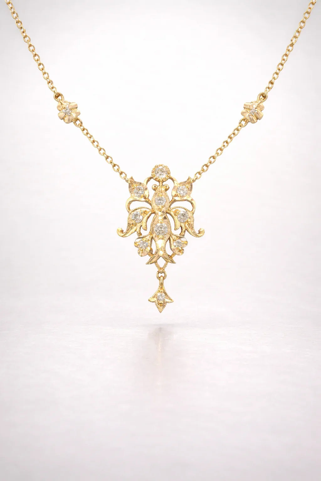 FOUNDATION JEWELLERS | 750 Y/G Peranakan Natural Diamond Pendant On Chain "Flower" Motif 4.45gm, D12 - 0.36ct