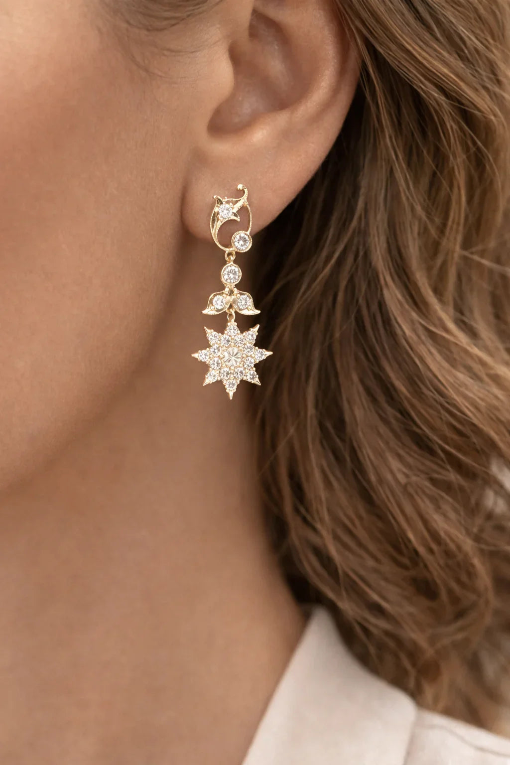 FOUNDATION JEWELLERS | 750 Y/G Peranakan Natural Diamond Earring "Star" 5.50gm D44-0.94ct