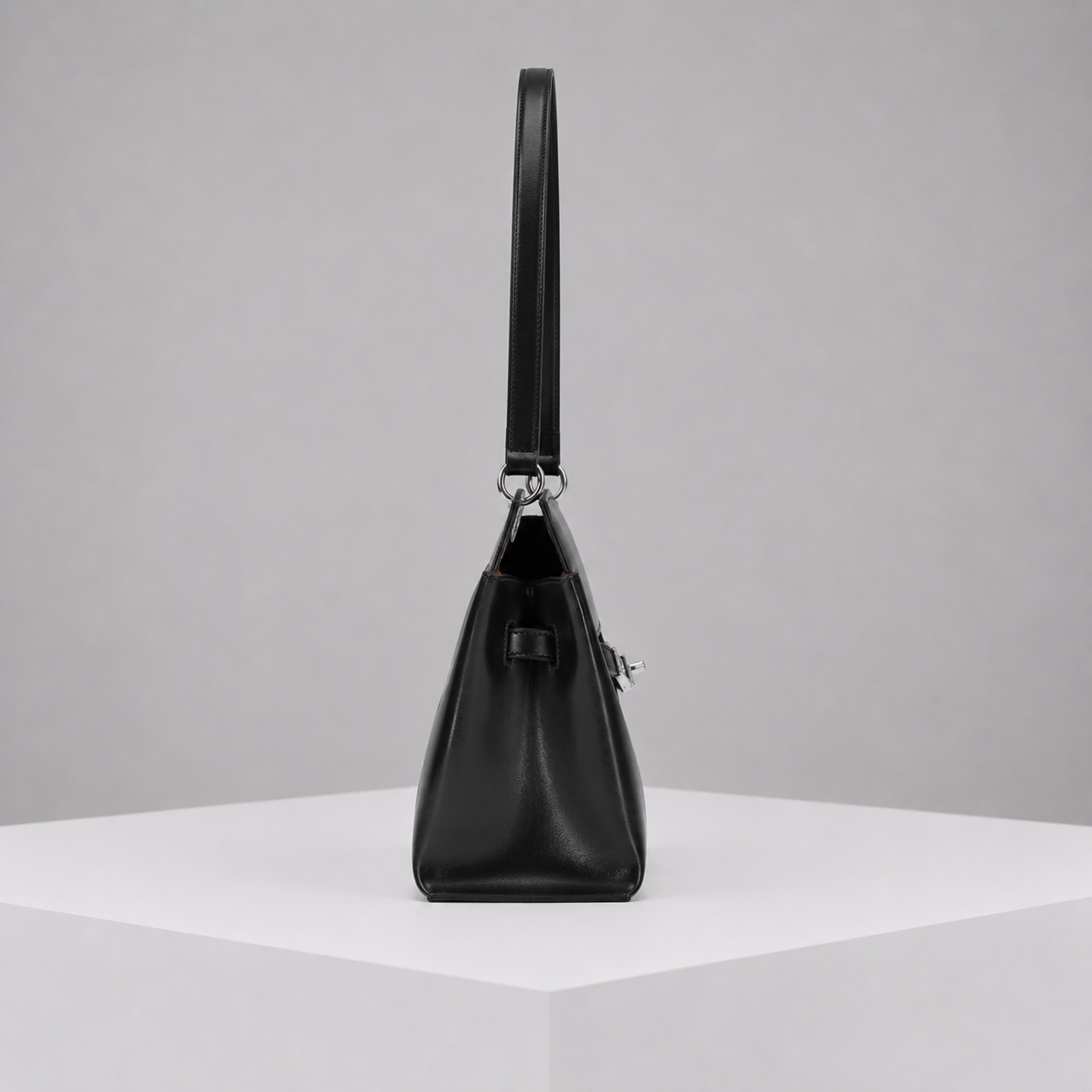 WU HAUS | LE H 42 Black Leather Shoulder Bag