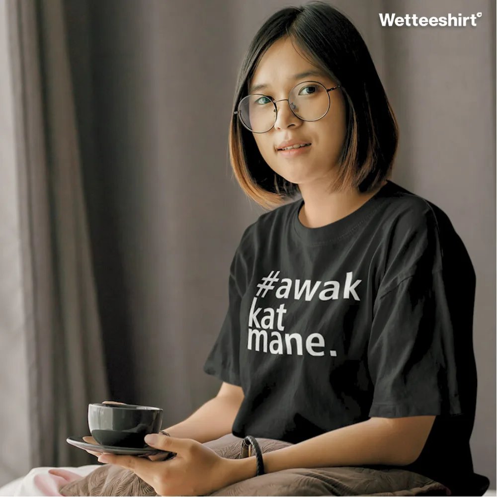WET DESIGN | AwakKatMane Graphic T-Shirt