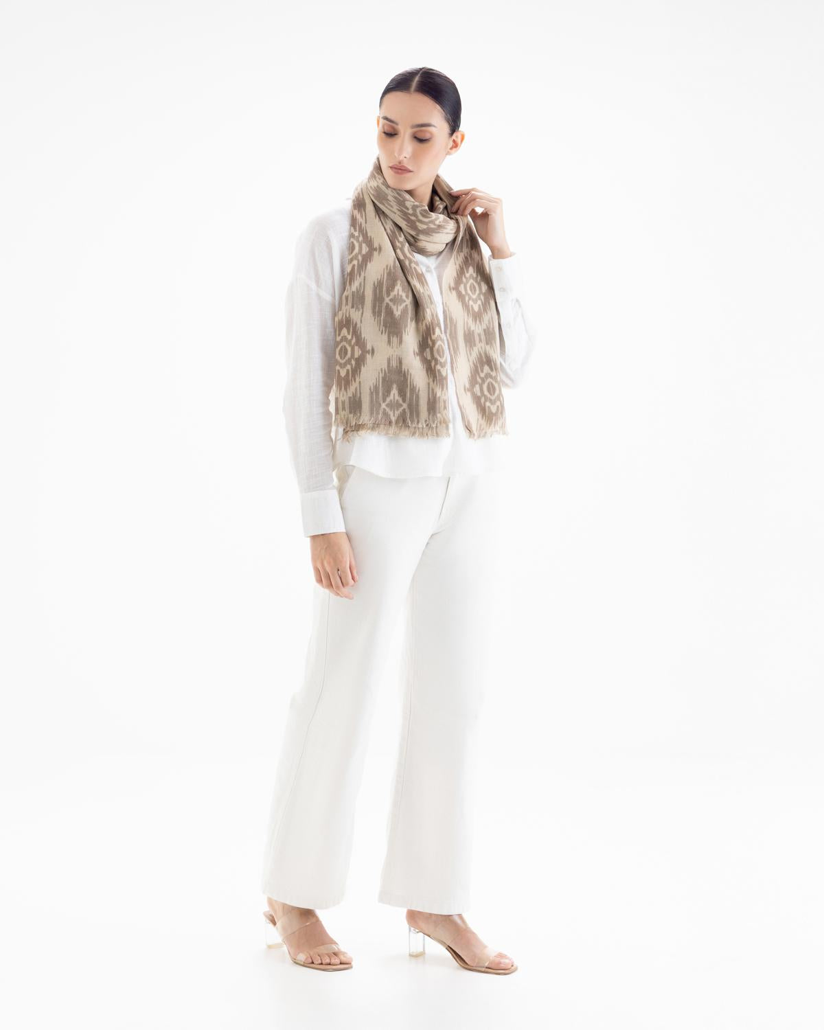 QUEENMARK | AN Patola Ikat Print Ivory Beige