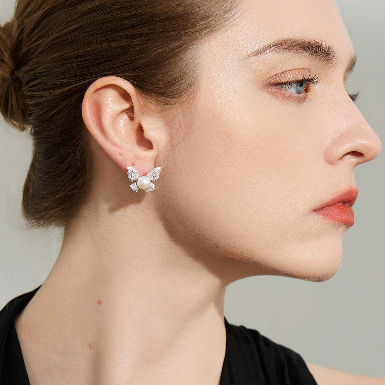 PEARLY LUSTRE | Top Grade Freshwater Pearl Earrings WE00723 | GARDENS