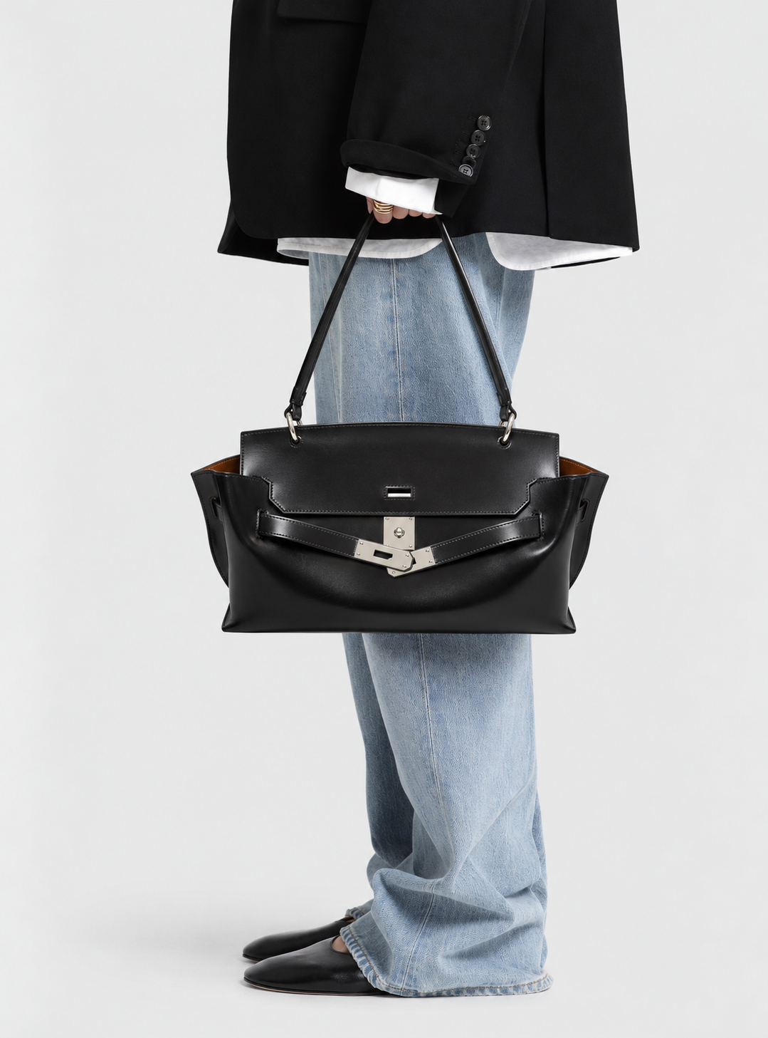 WU HAUS | LE H 42 Black Leather Shoulder Bag
