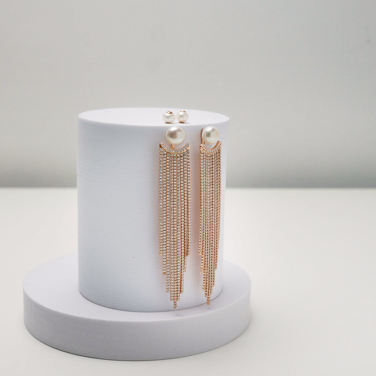 PEARLY LUSTRE | Asian Civilisations Museum Freshwater Pearl Earrings WE00229 | ACM Collection