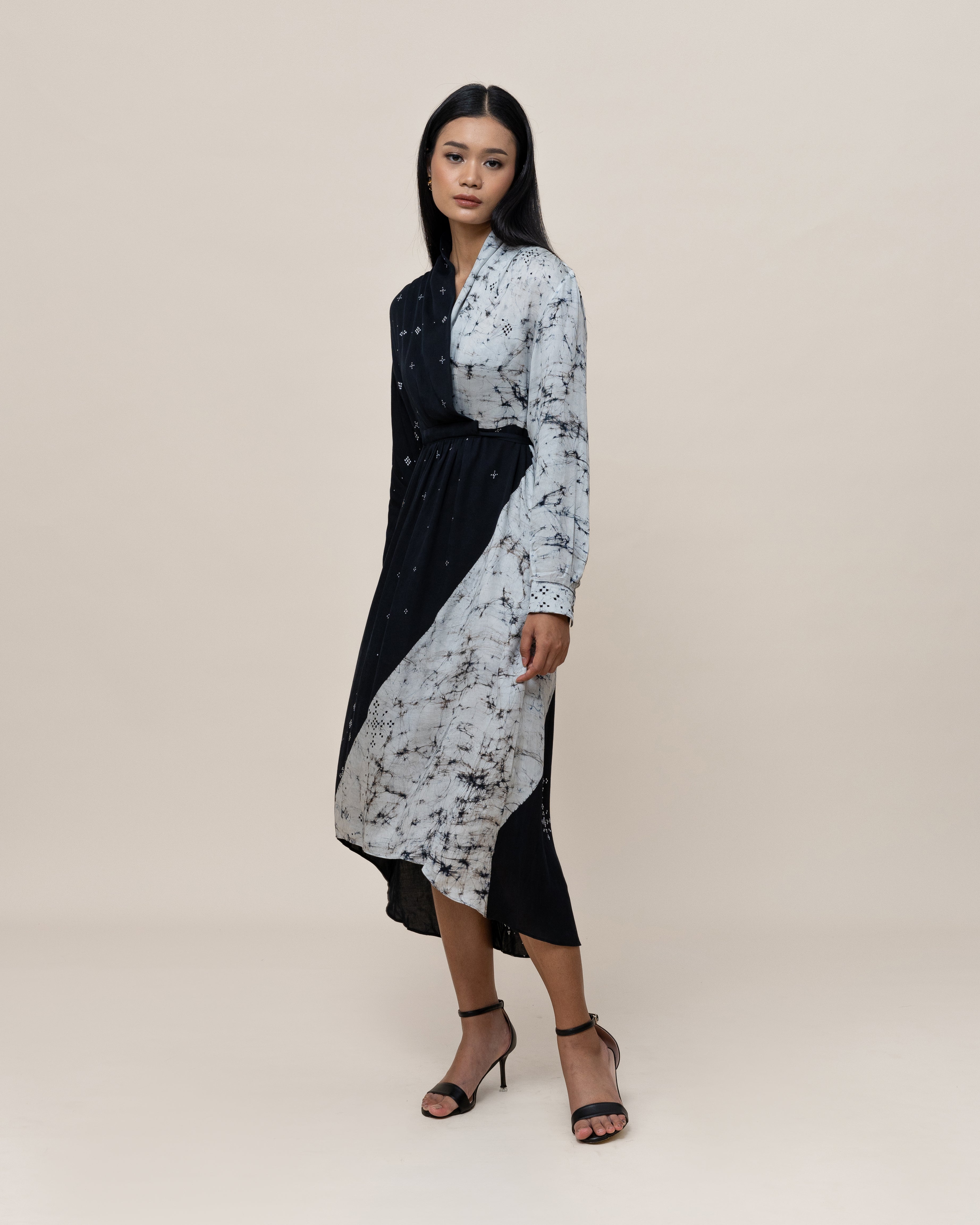 SUKKHA CITTA | ANGKASA - Long Sleeves Evening Dress