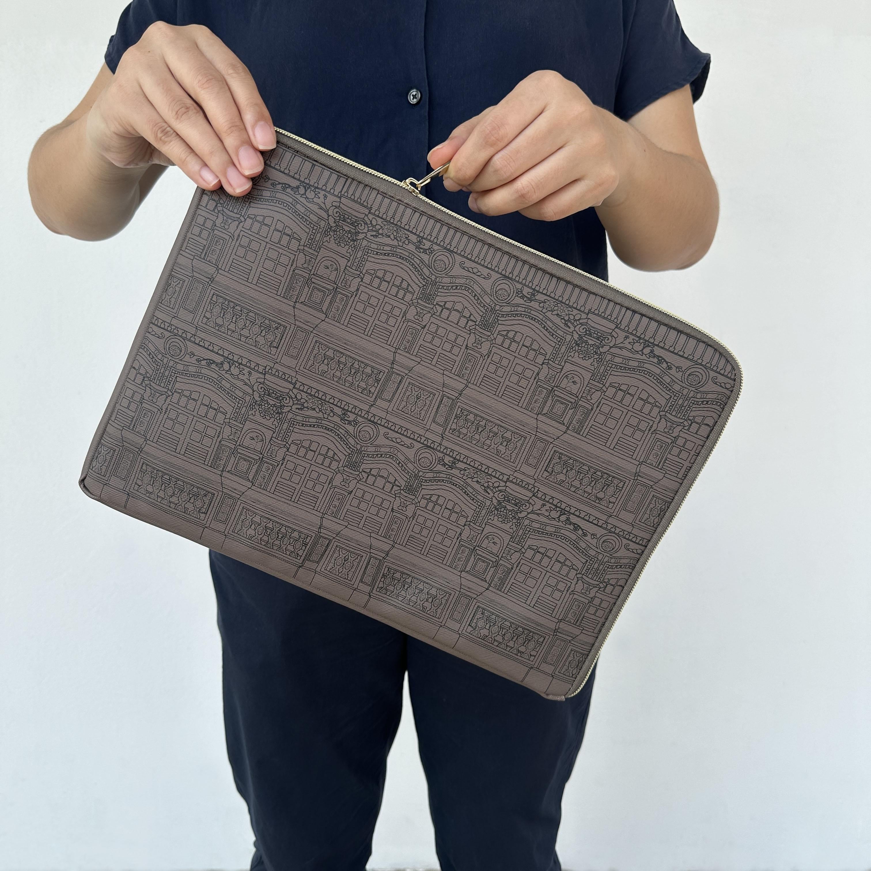 THE ART FACULTY | Multicase A4