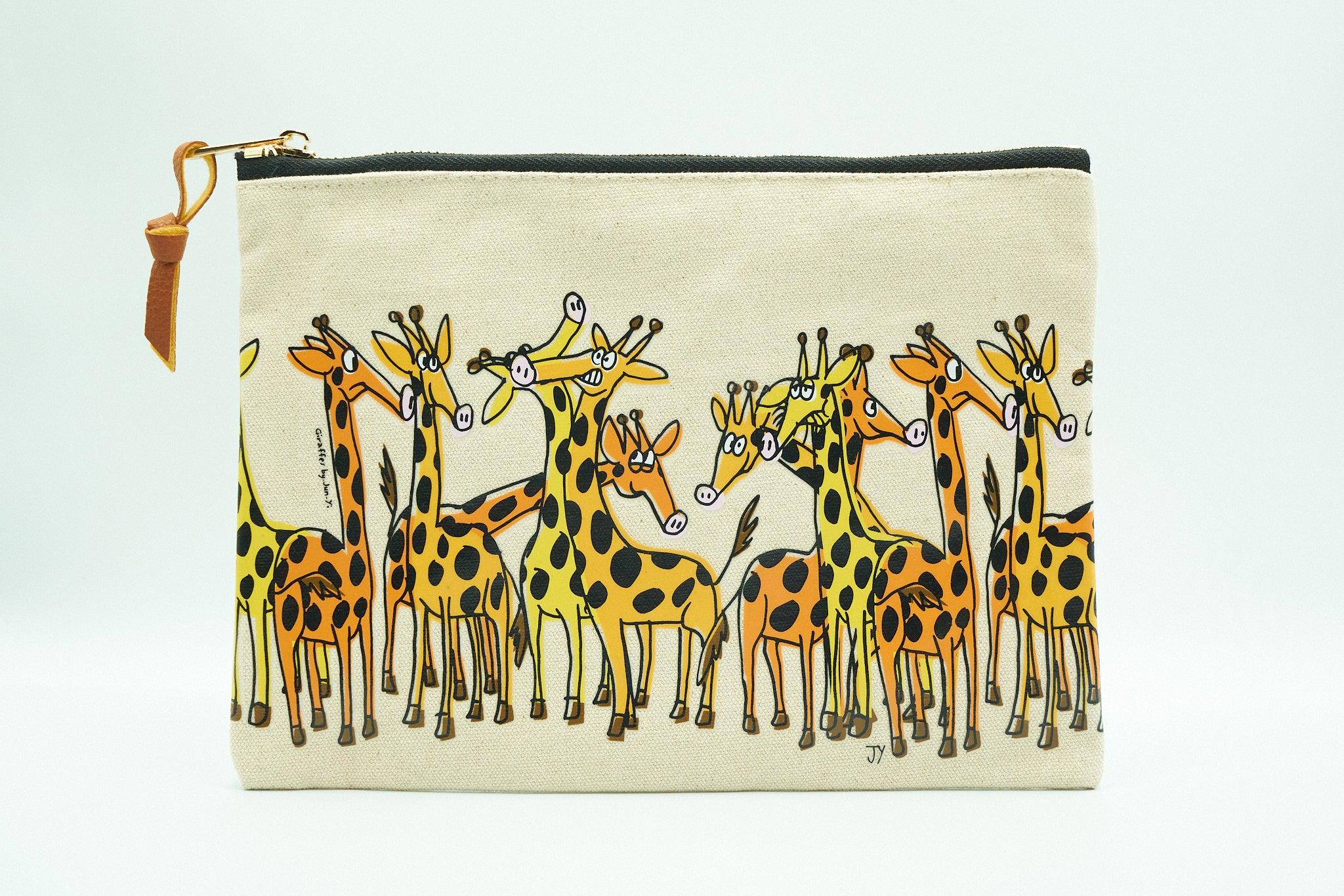 THE ANIMAL PROJECT | Pouch