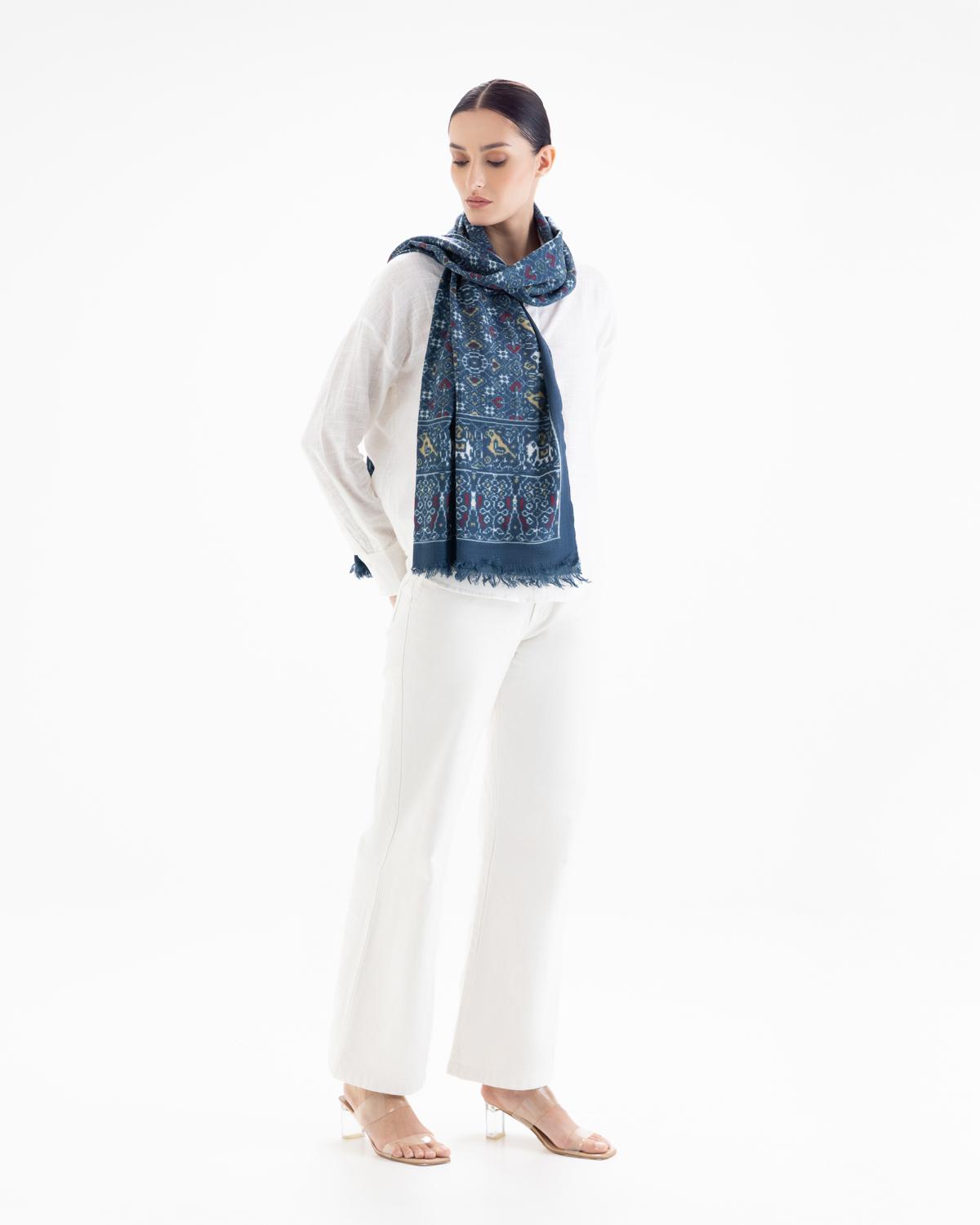 QUEENMARK | AN Patola Ikat Print Light Blue Red Dots