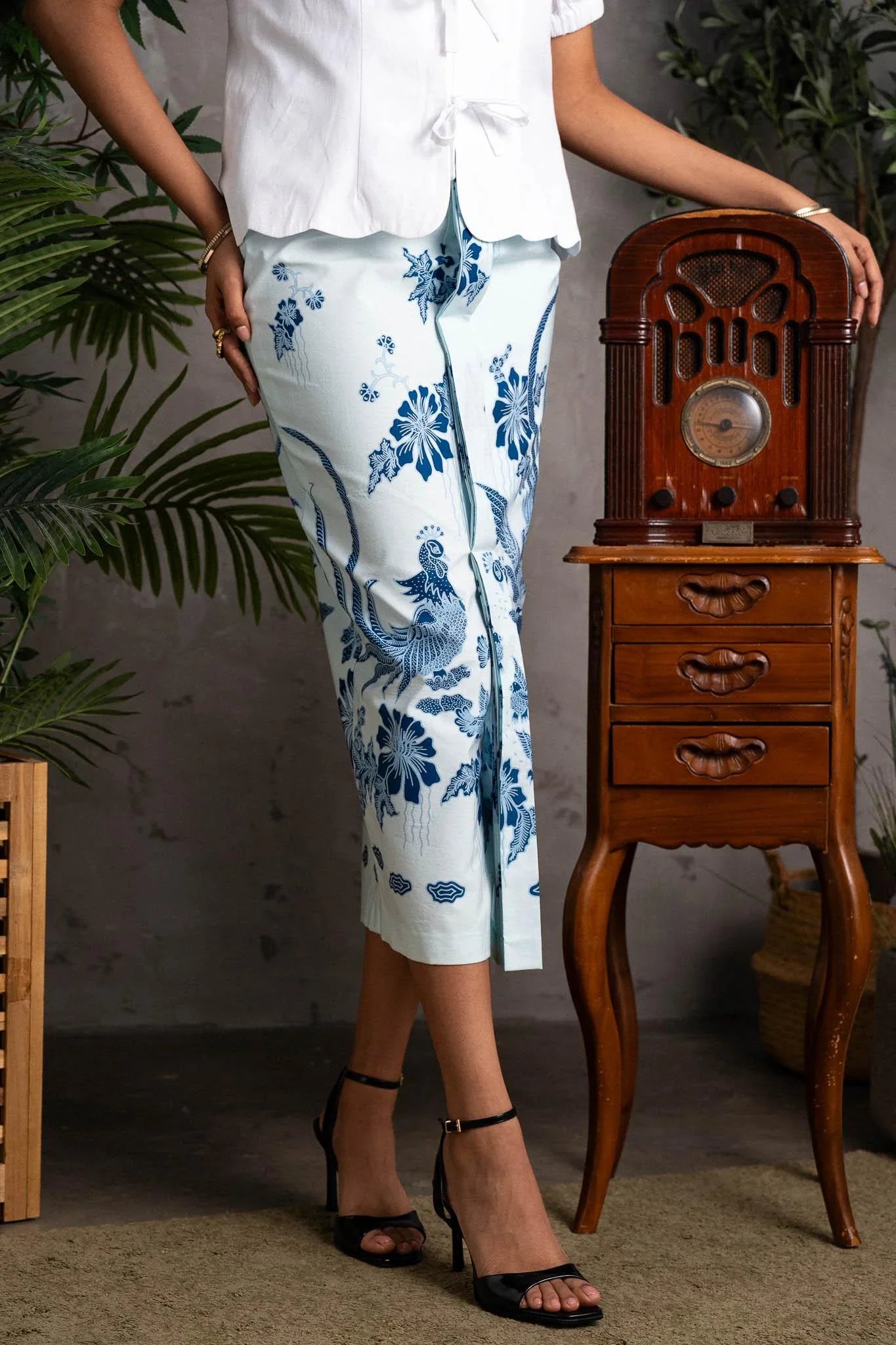 STUDIO GYPSIED | Batik Wiron Skirt In Merak Porcelain