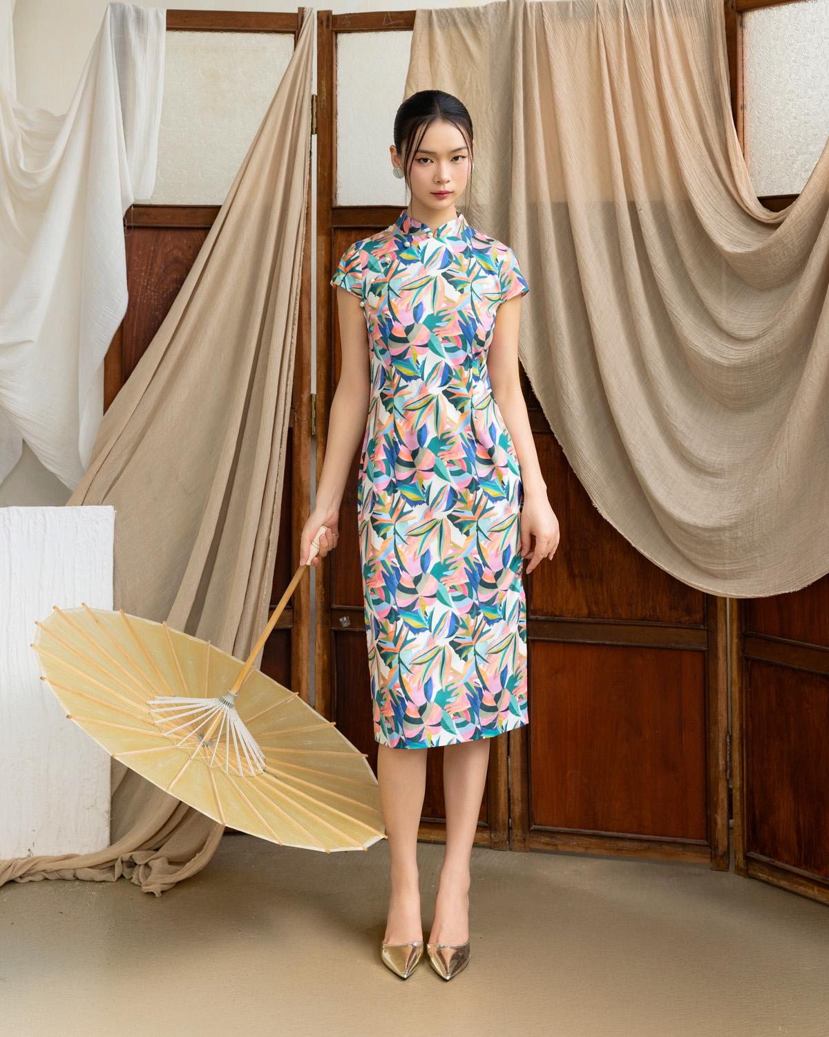 DOTTED LINE | Linda Cheongsam Dress