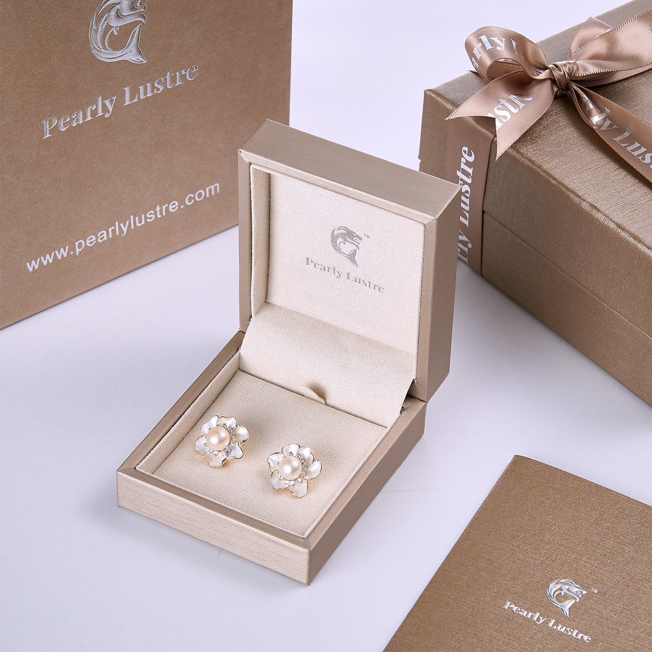 PEARLY LUSTRE | Top Grade Freshwater Pearl Earrings WE00801 | ORCHID