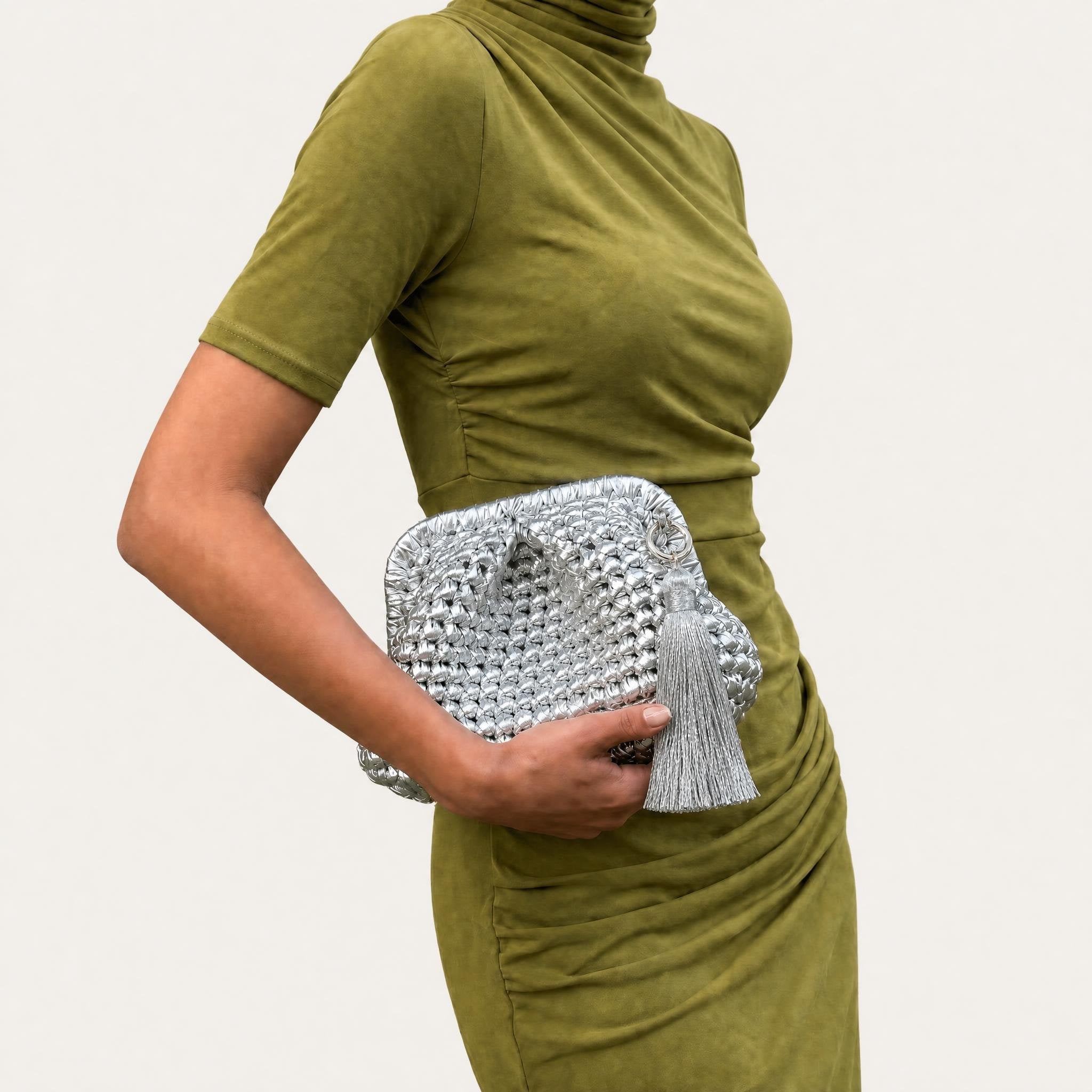 DESTI SAINT | Metallic Weave Clutch | Silver