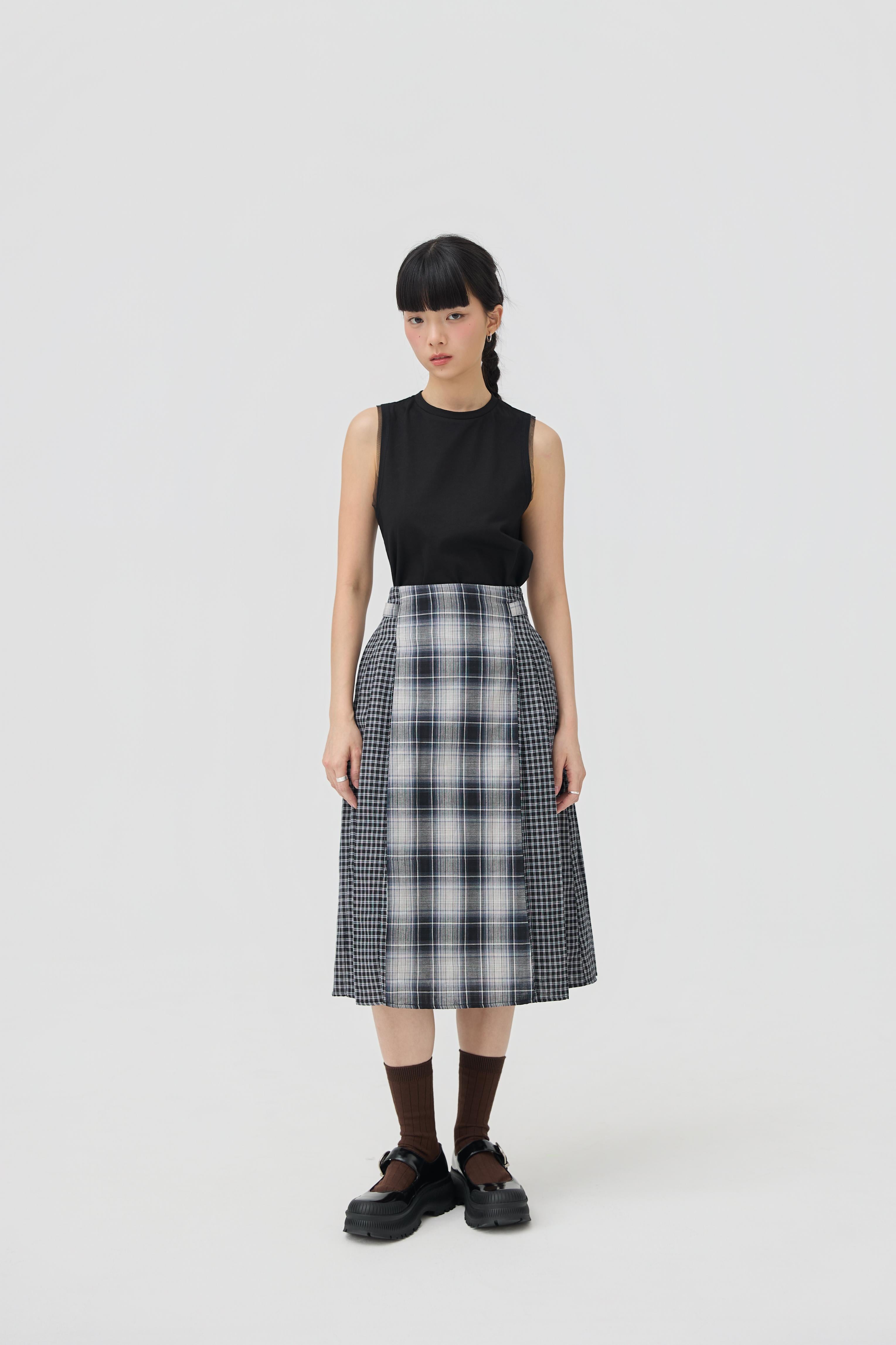 3EIGHTH | Ginrin Skirt In Black Tartan Double Gauze
