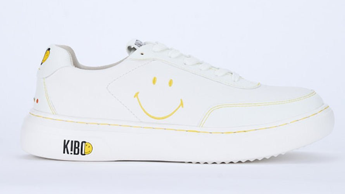 KIBO | Smiley© Stitch - Embroidered Apple Kicks - Yellow