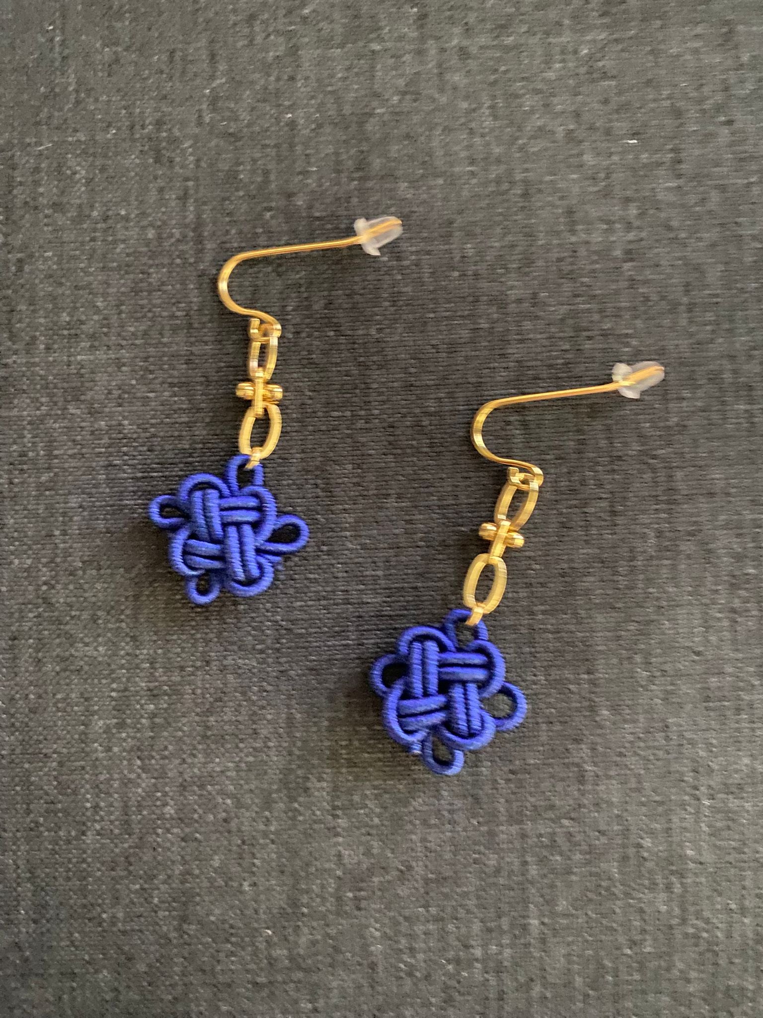 THE ANTECEDENT STORE | Minimalist Auspicious Knots - Blue Earrings