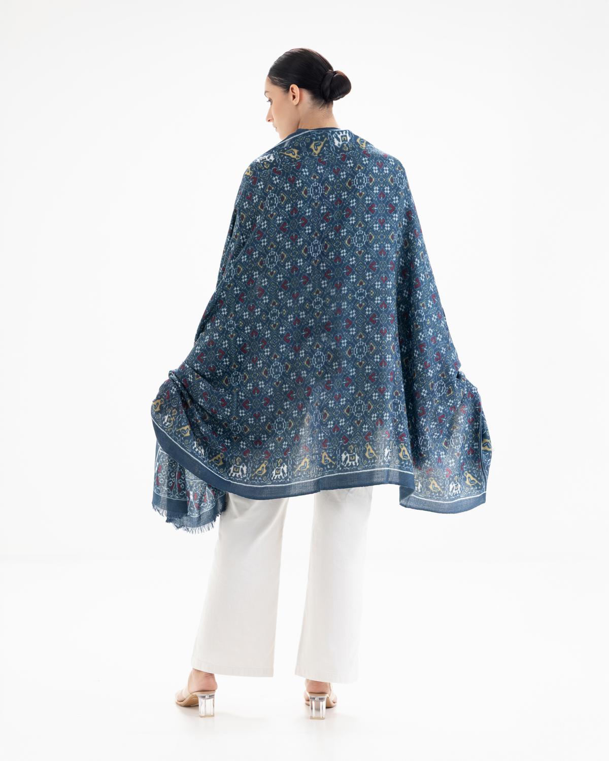 QUEENMARK | AN Patola Ikat Print Light Blue Red Dots