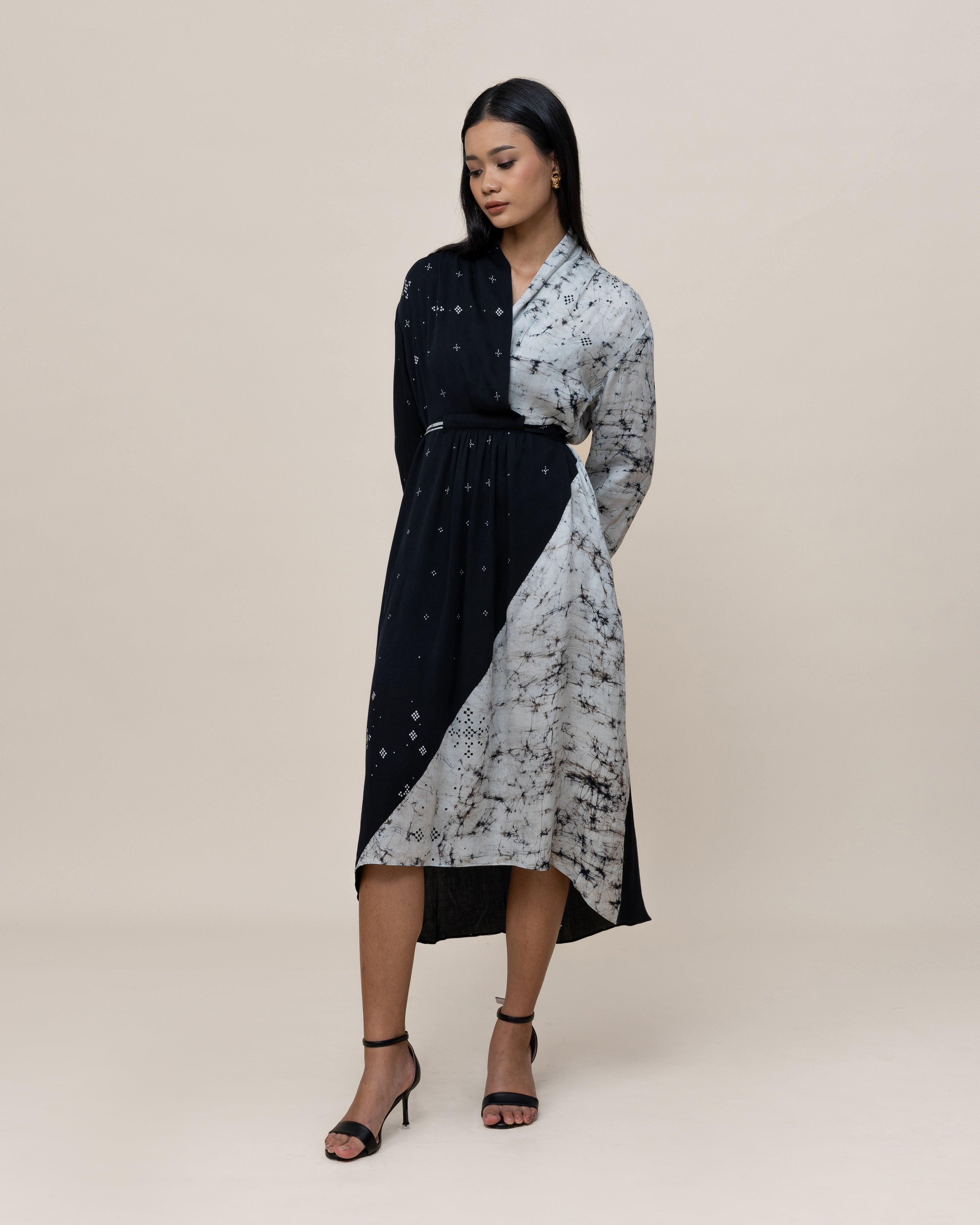 SUKKHA CITTA | ANGKASA - Long Sleeves Evening Dress