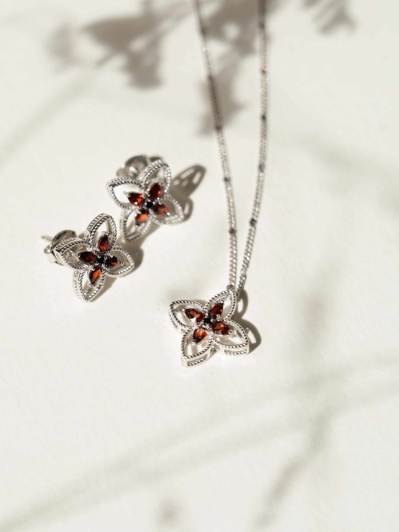 EMBRACE JEWELLERY | Ember Bloom Necklace