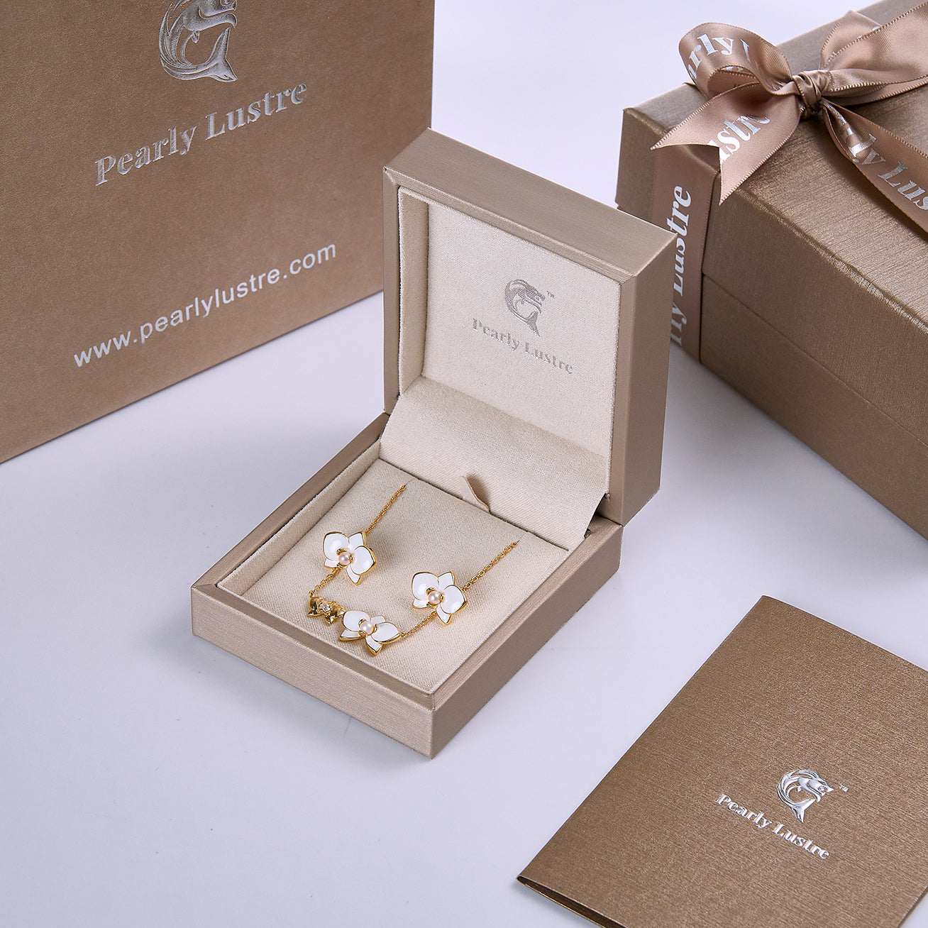 PEARLY LUSTRE | Top Grade Freshwater Pearl Earrings WE00788 | ORCHID