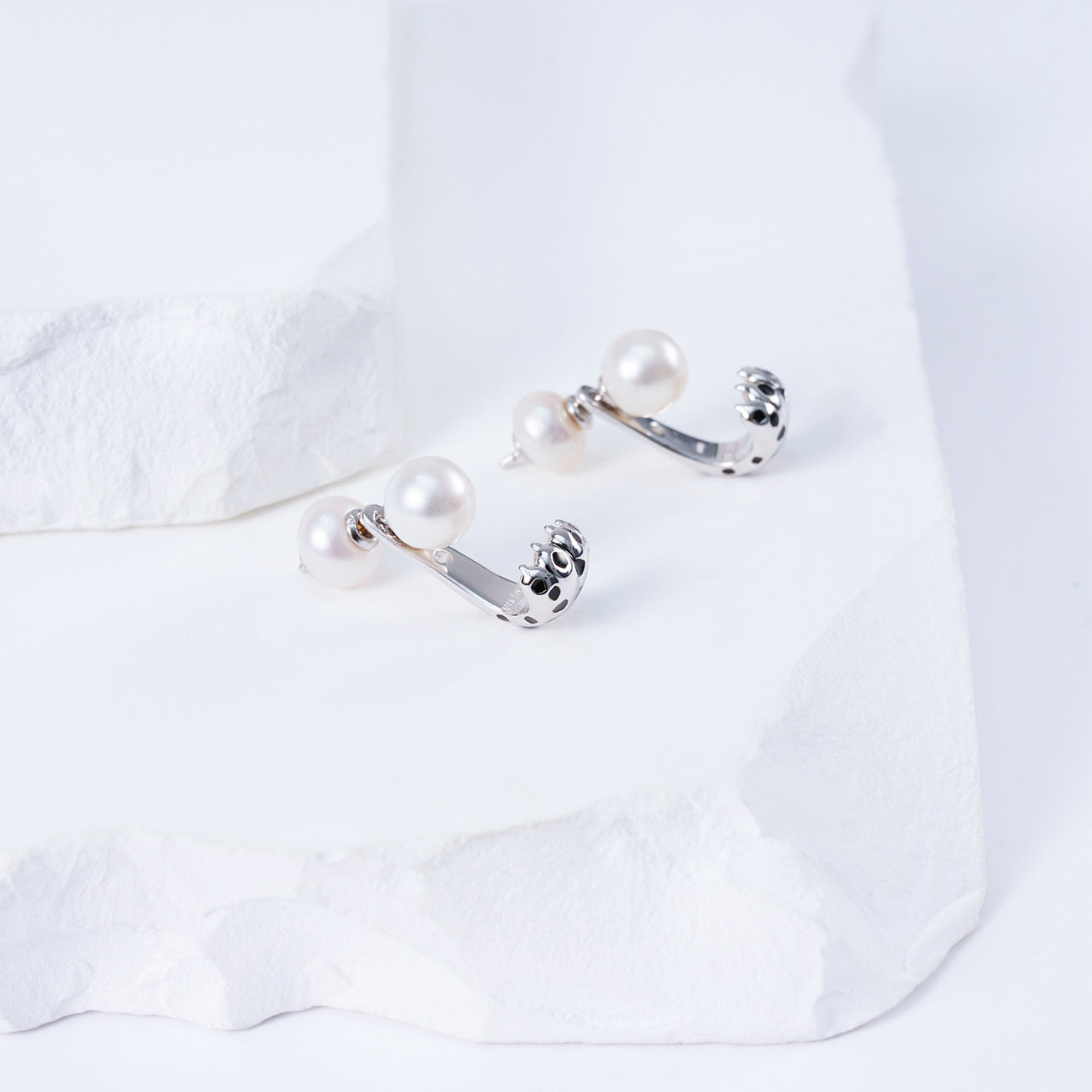 PEARLY LUSTRE | Top Grade Freshwater Pearl Necklace & Earrings Set WS00132 | SAFARI