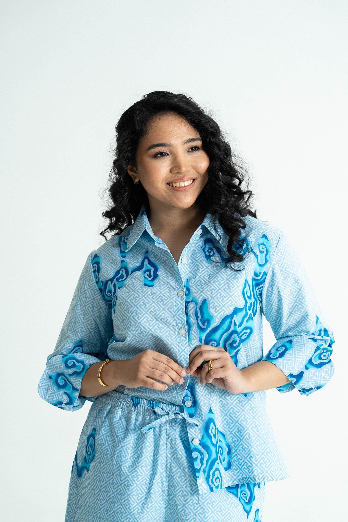 STUDIO GYPSIED | Batik Studio Shirt In Tumbuh Porcelain