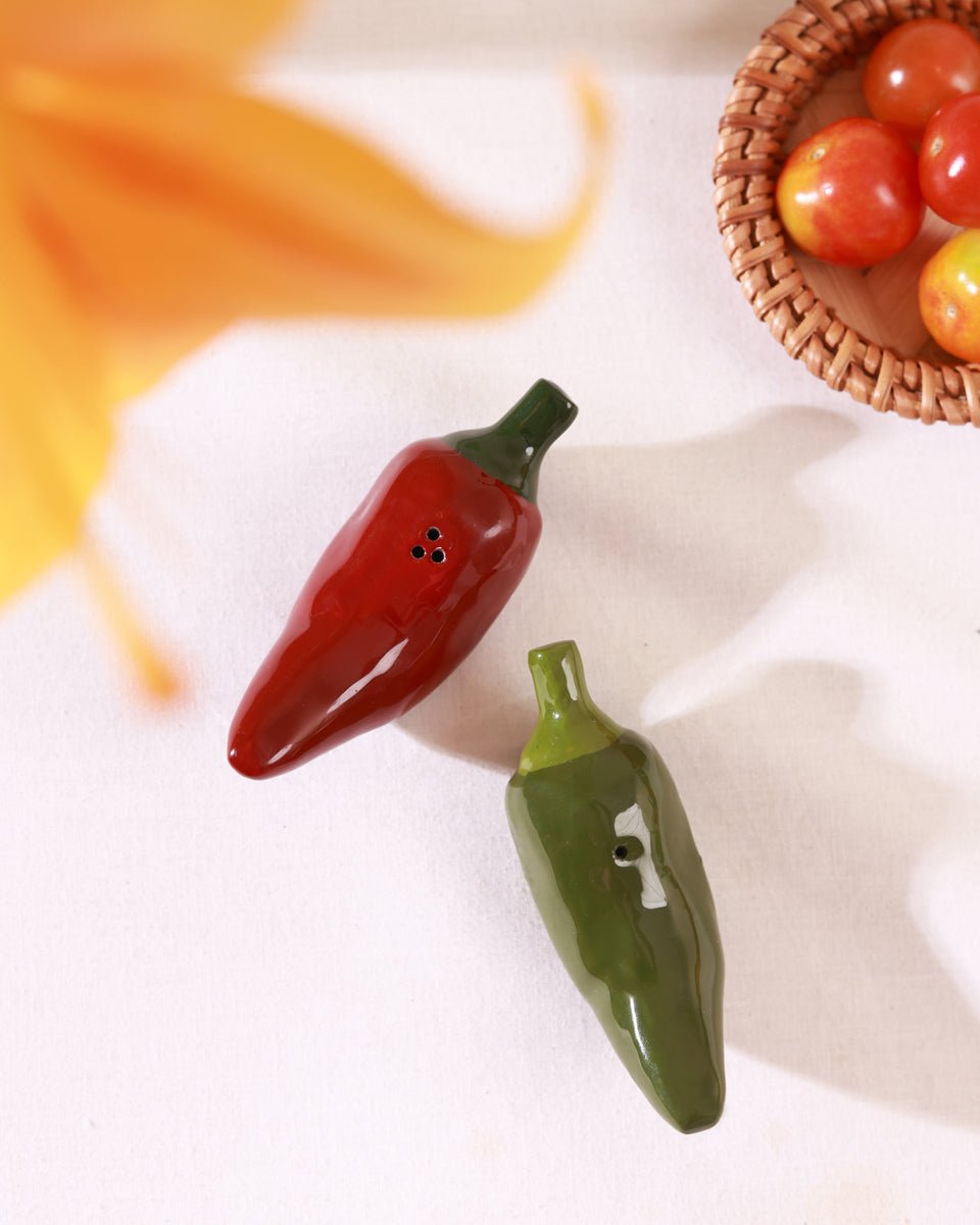 TABLE MANNERS | Pepper Pop Salt & Pepper Shaker Set of 2