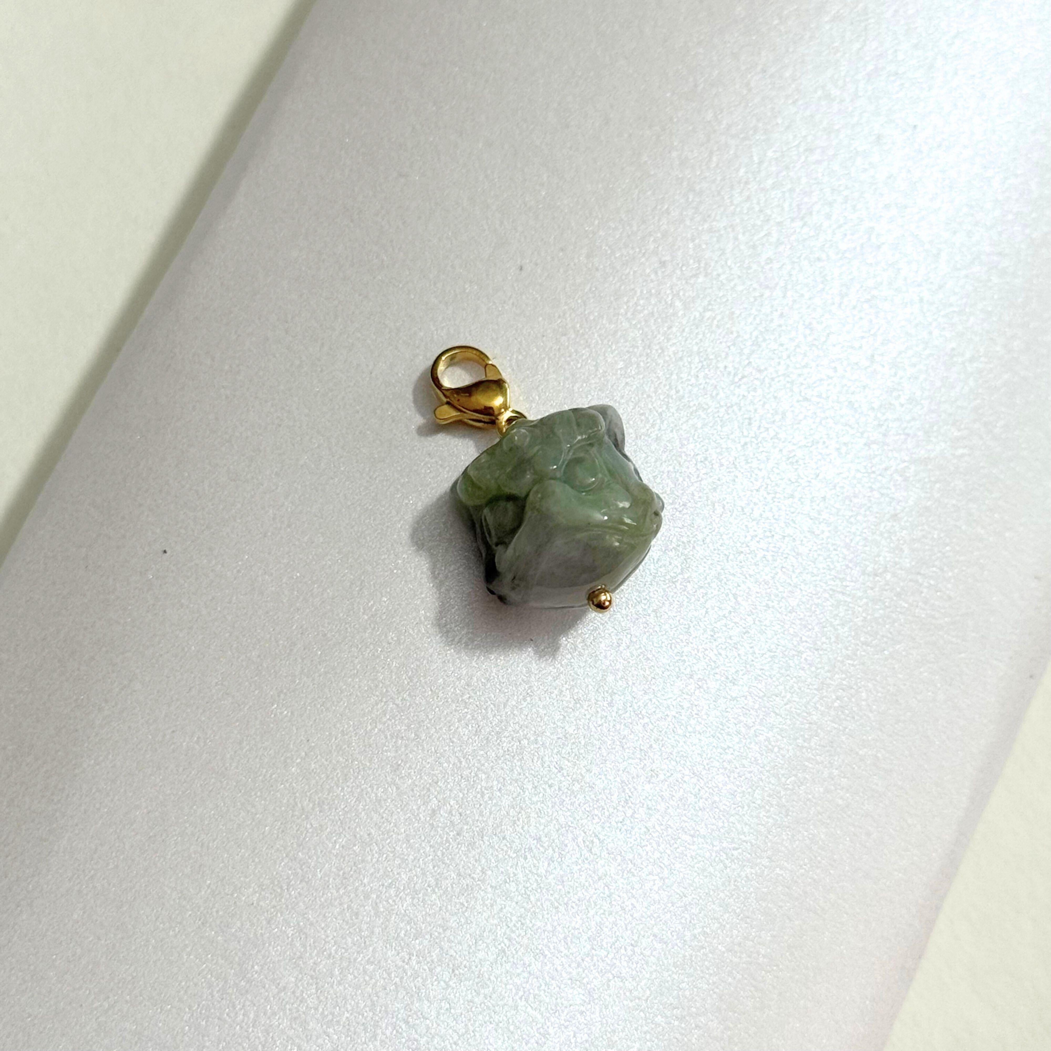 THE ANTECEDENT STORE | P - Burmese Jade Dancing Lion Pendent