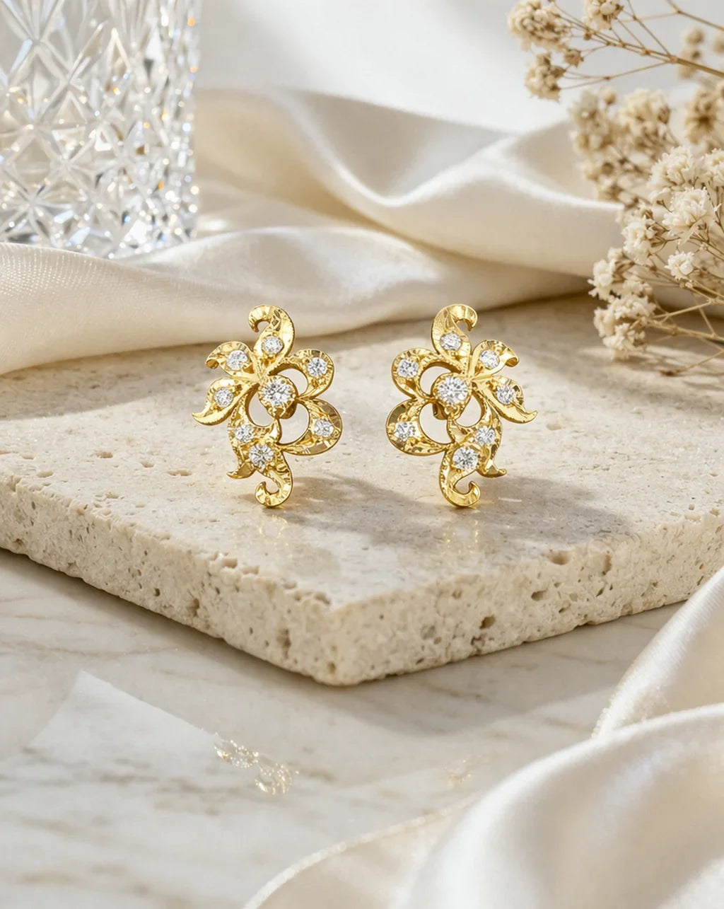 FOUNDATION JEWELLERS | 750 Y/G Peranakan Natural Diamond Ear Stud "Flower" 3.24gm, D16-0.36ct