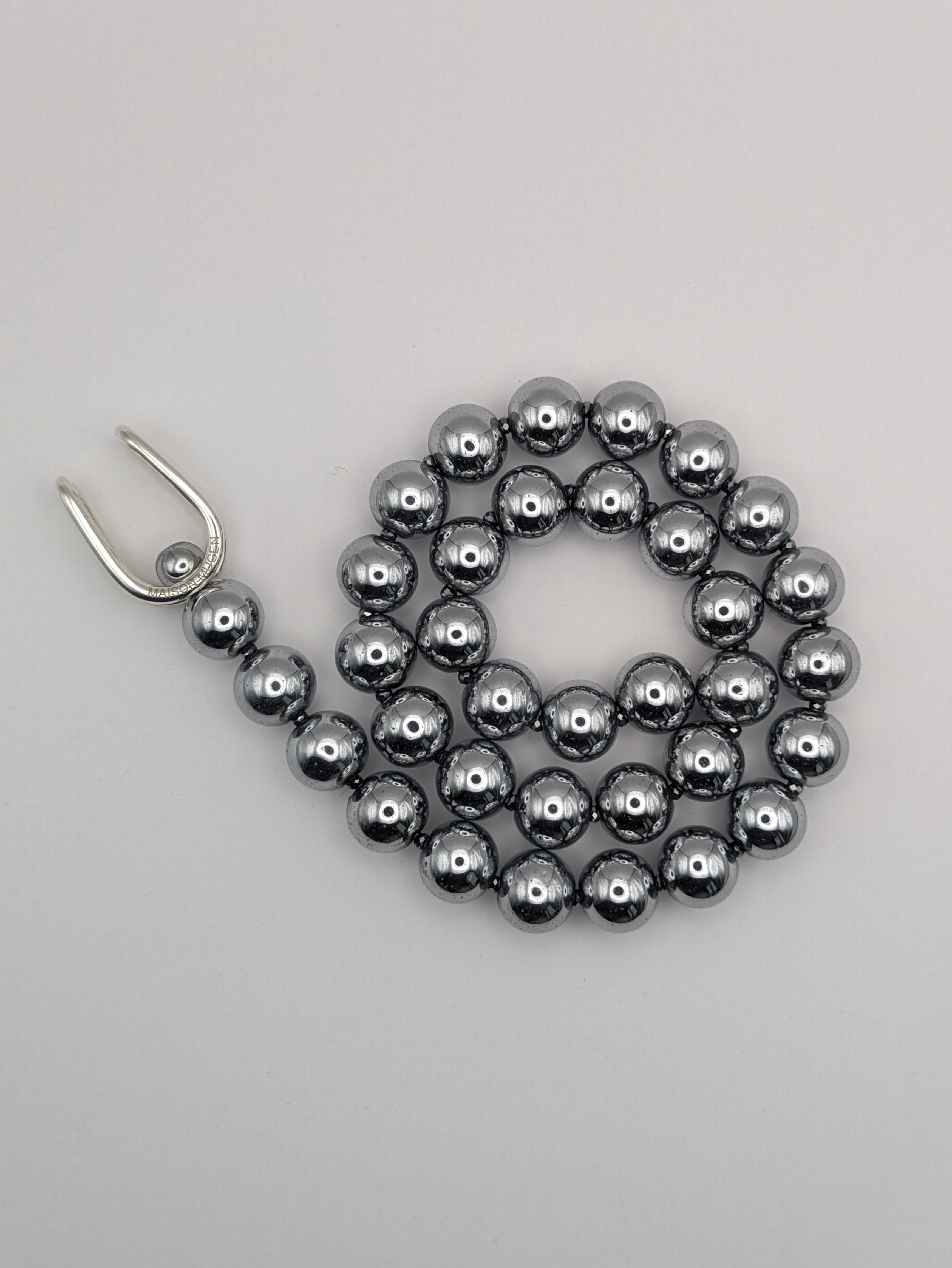 MAISON MUGEN | NU Everyday Globe Collar