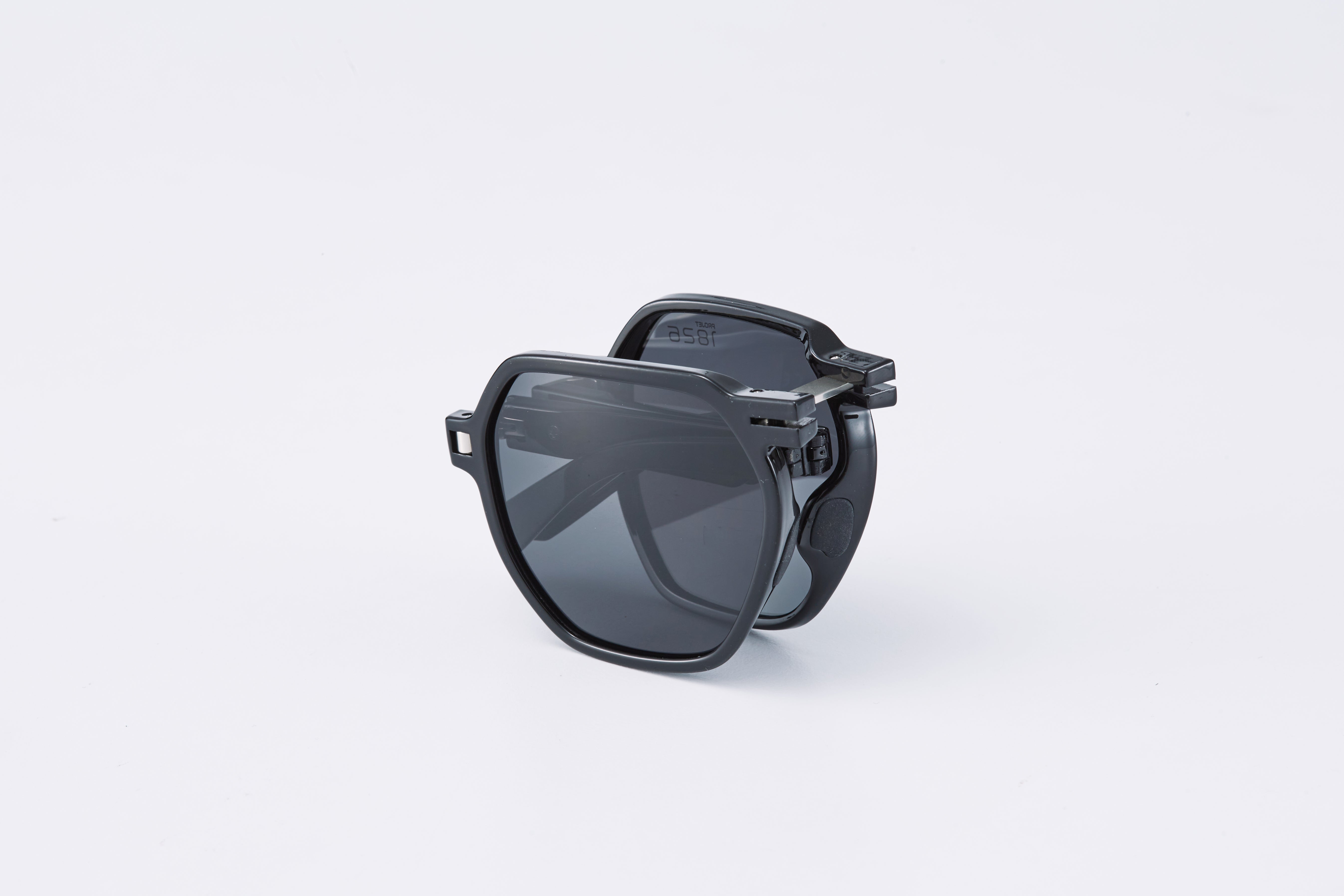 PROJECTWEAR | DAEMYN Polarized Sunglasses Black/Black