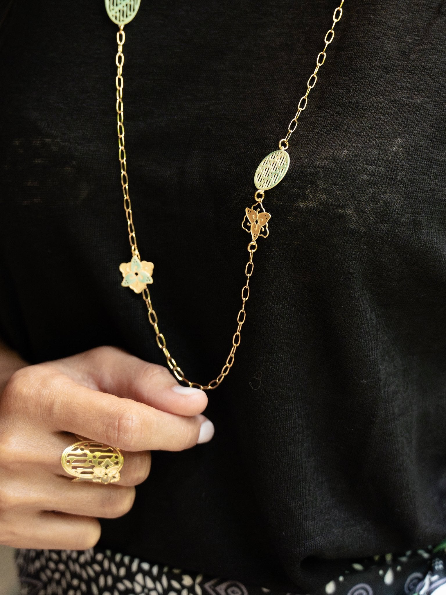 EMBRACE JEWELLERY | Parang Floral Necklace